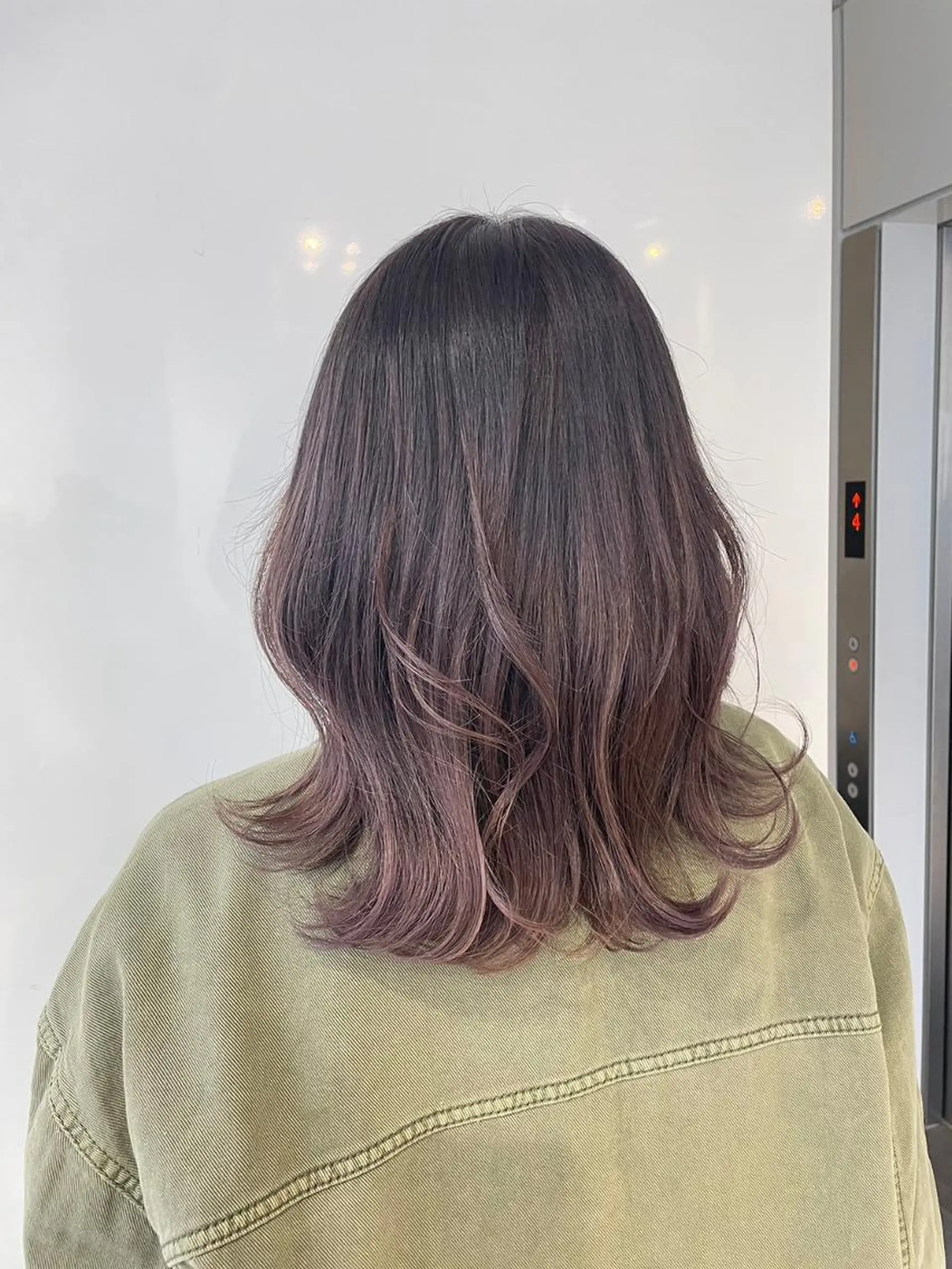 ミディアム アッシュ フレンチガーリー 髪質改善 オン眉 公式 Ease by amble luxeのヘアスタイル
