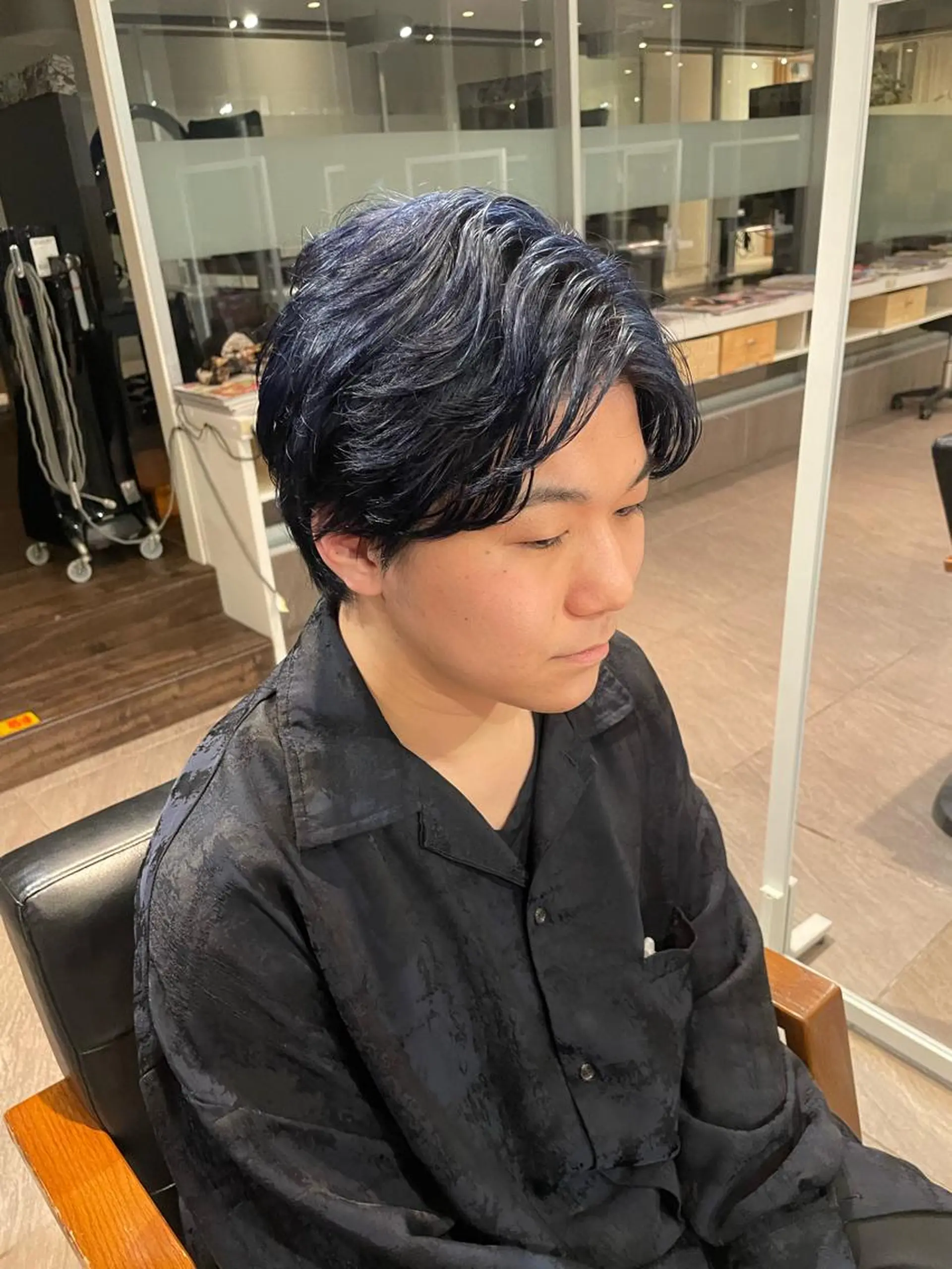 ショート カラー メンズ ブルーカラー ダブルカラー LOKAHI所属・かわいい顔まわり/髪 質改善カラー/小池祐のヘアスタイル