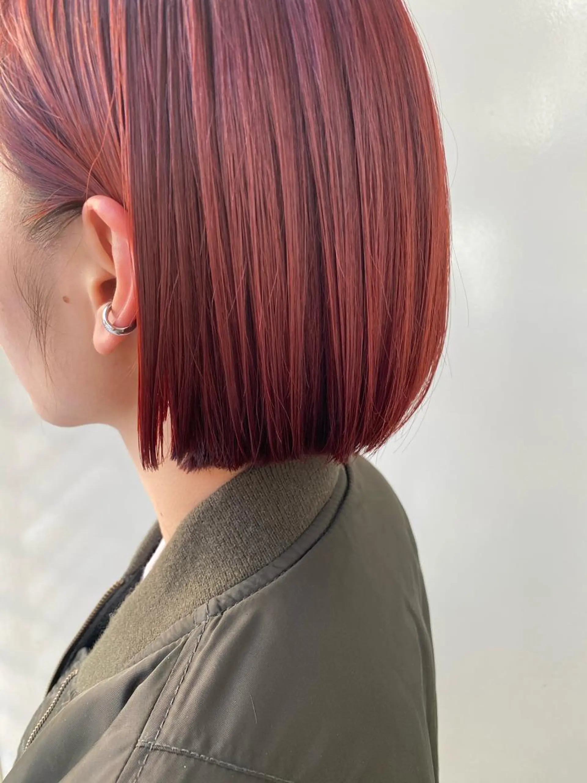 ショート カラー ANNA ／艶髪／ハイトーンのヘアスタイル