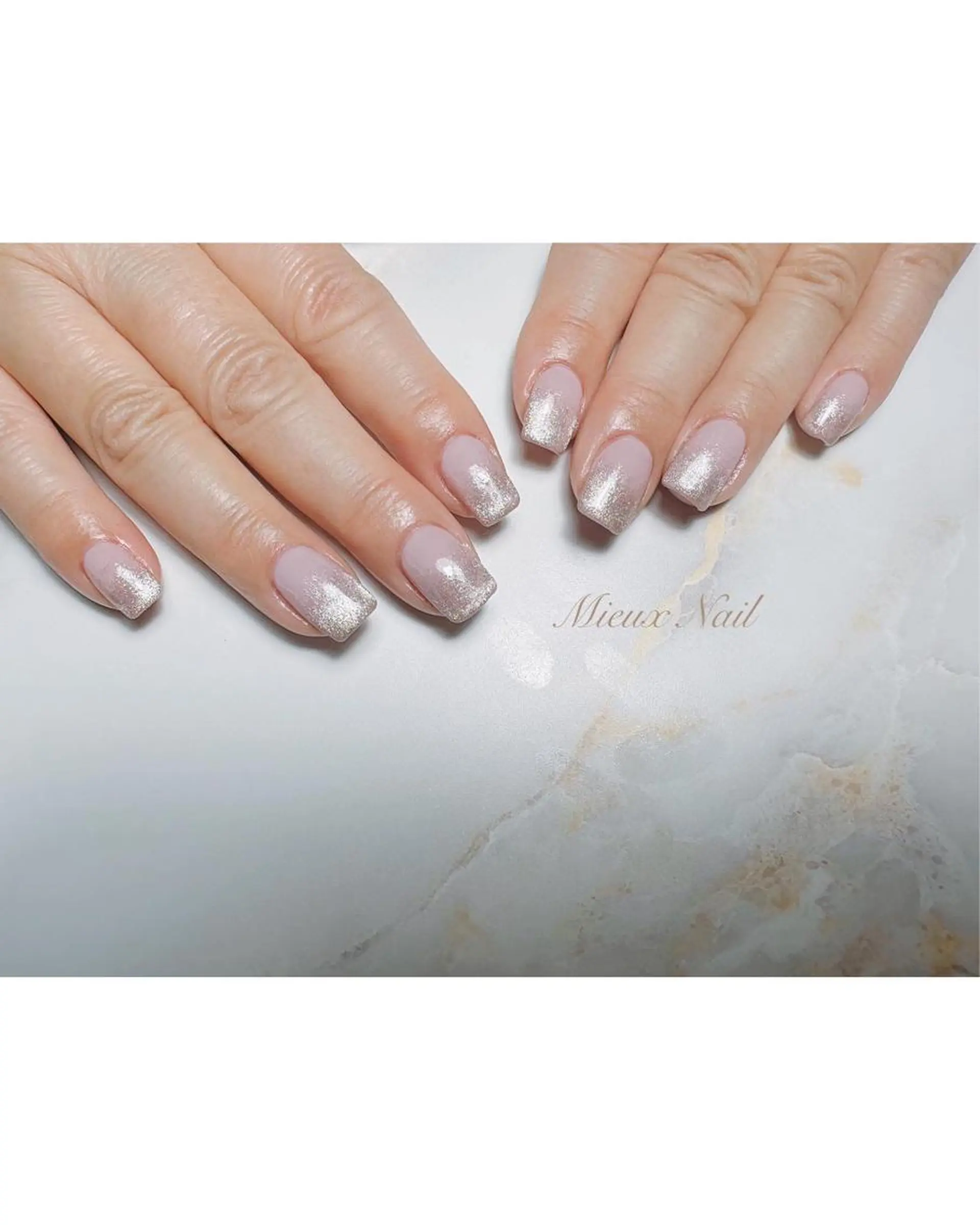 ネイル ブルー グラデーション マグネットネイル オフィスネイル ピンク ハンドネイル 市川 麻衣子のネイルデザイン