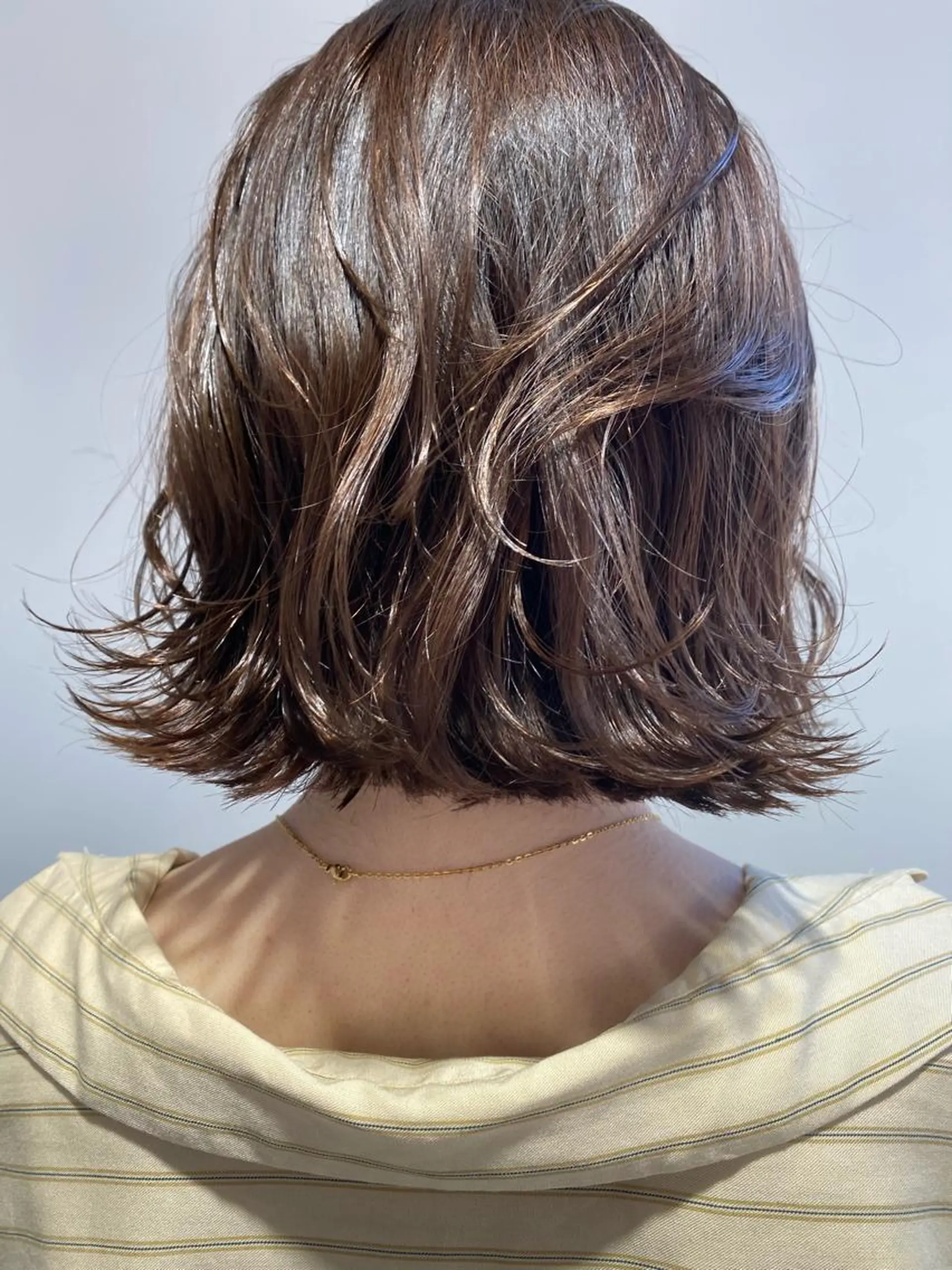 ショート カラー アッシュ ベージュカラー ボブ 遠藤 愛莉のヘアスタイル