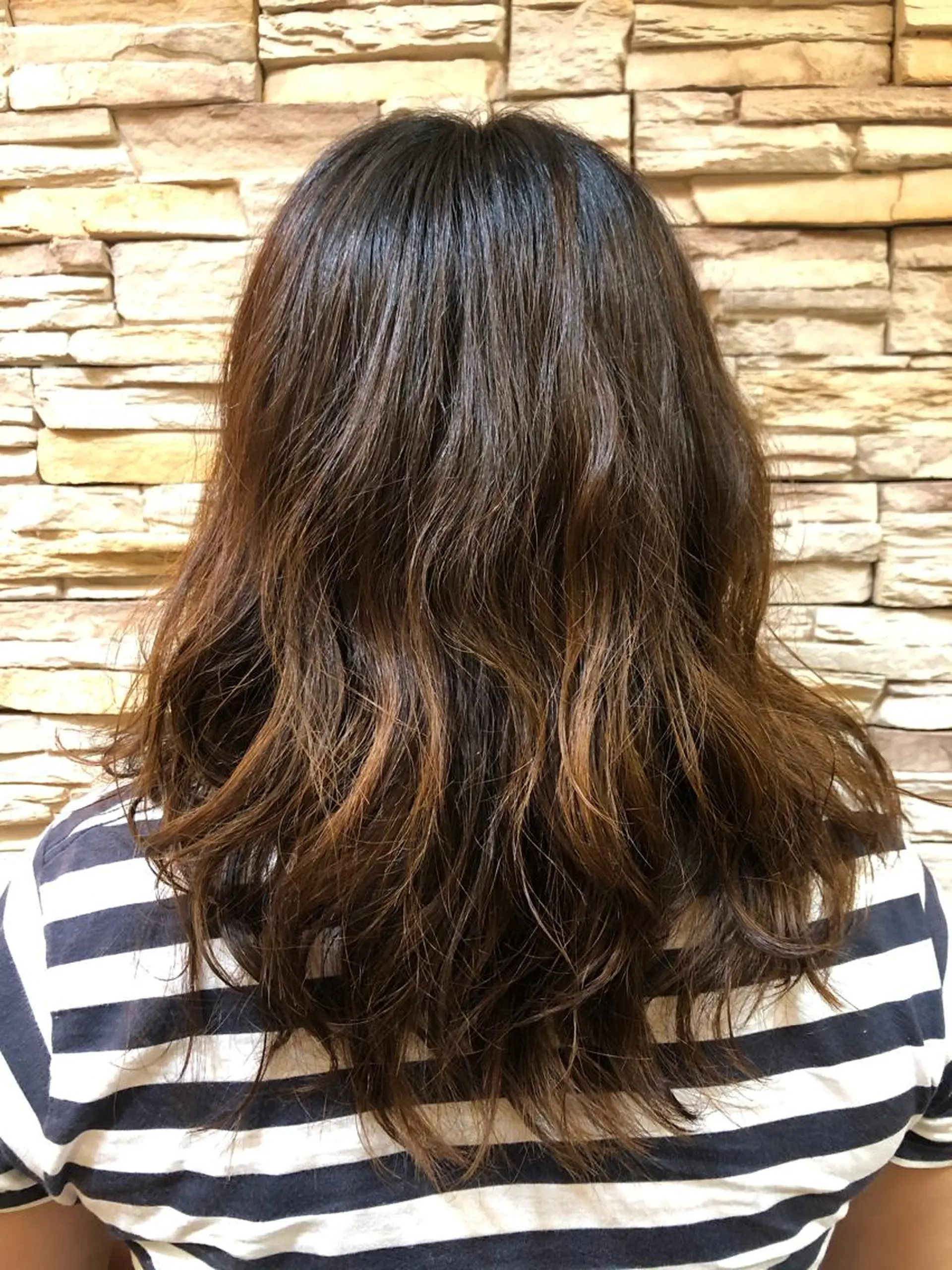 ロング パーマ 本多 美羽のヘアスタイル