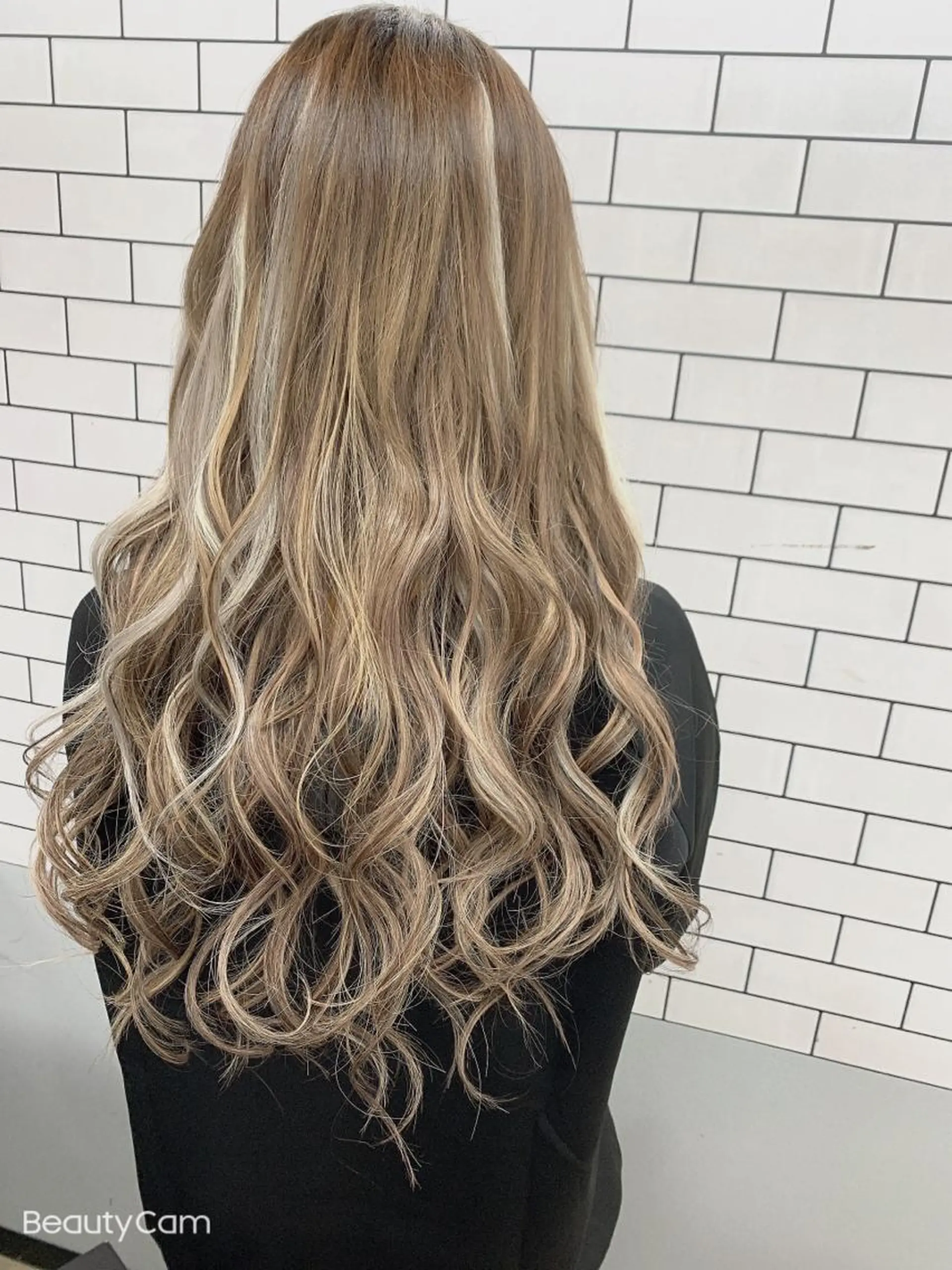 ロング カラー リルフェアリー 磐田店のヘアスタイル