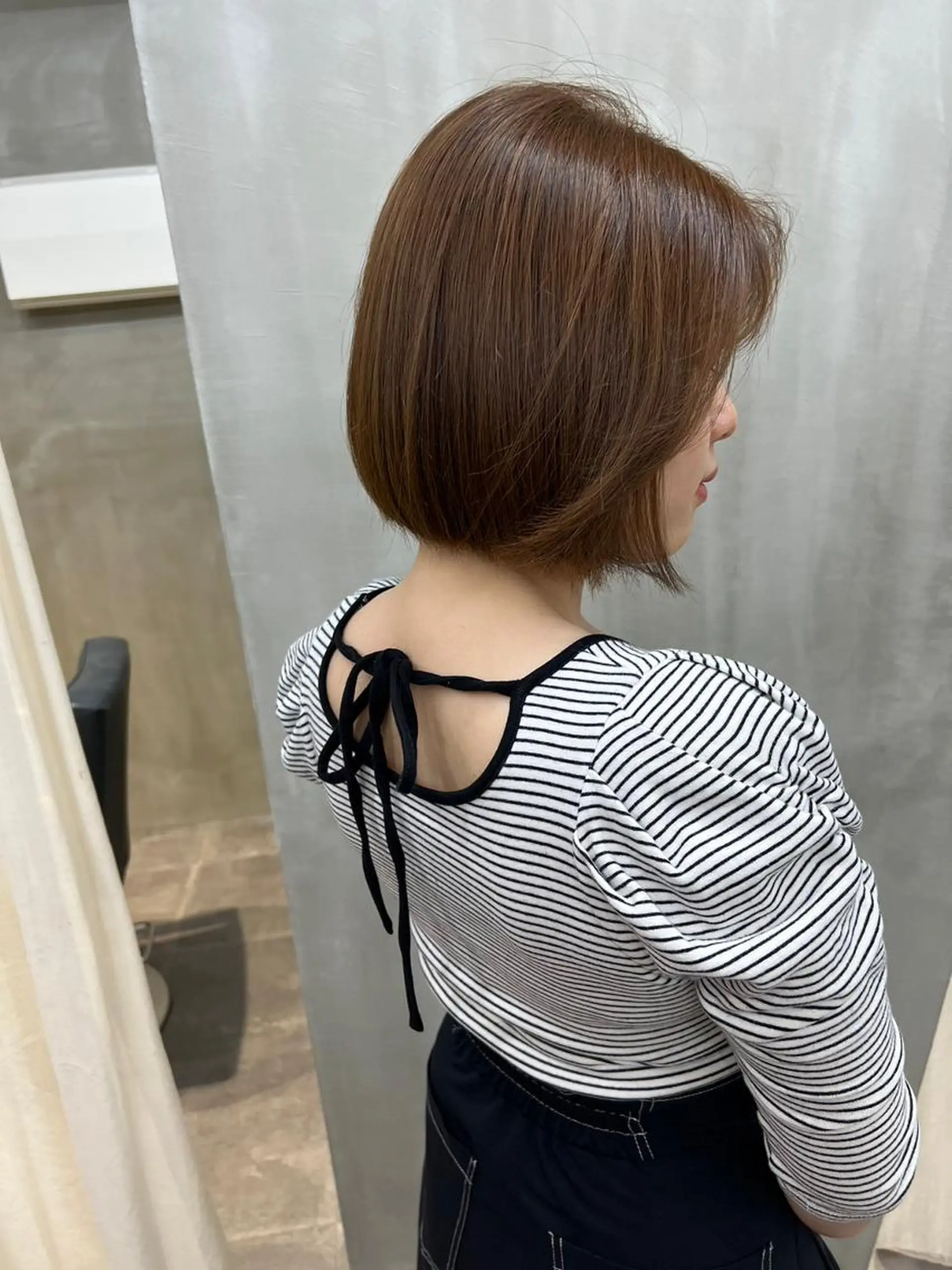 ミディアム カラー パーマ ヘアアレンジ ミディアムパーマ ベージュカラー ブリーチ ケアカラー イヤリングカラー ヘアカラー トリートメント ヘアケア特化型サロン newi 京橋のヘアスタイル