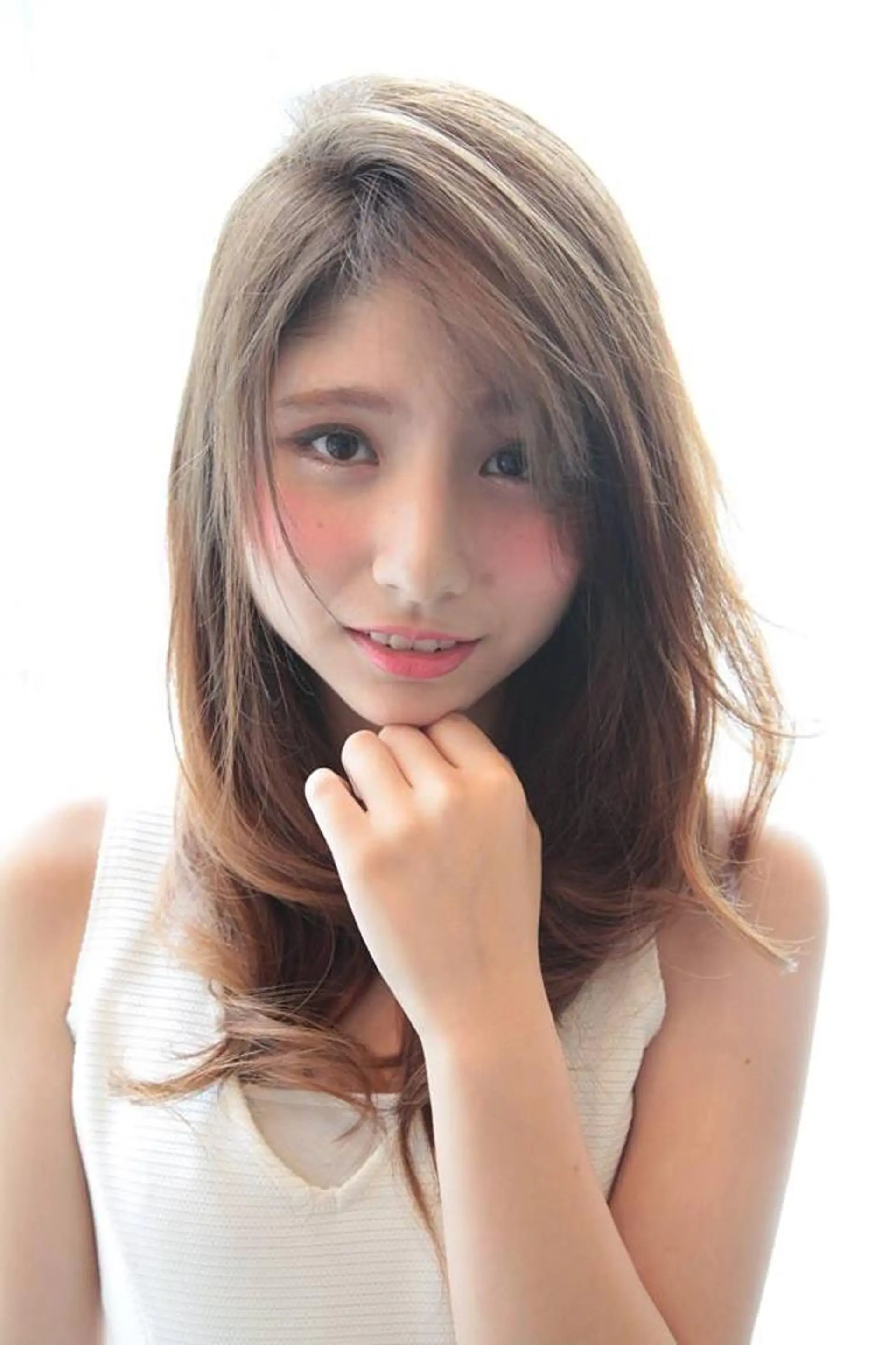 セミロング 外国人風カラー 荒木 ユウのヘアスタイル