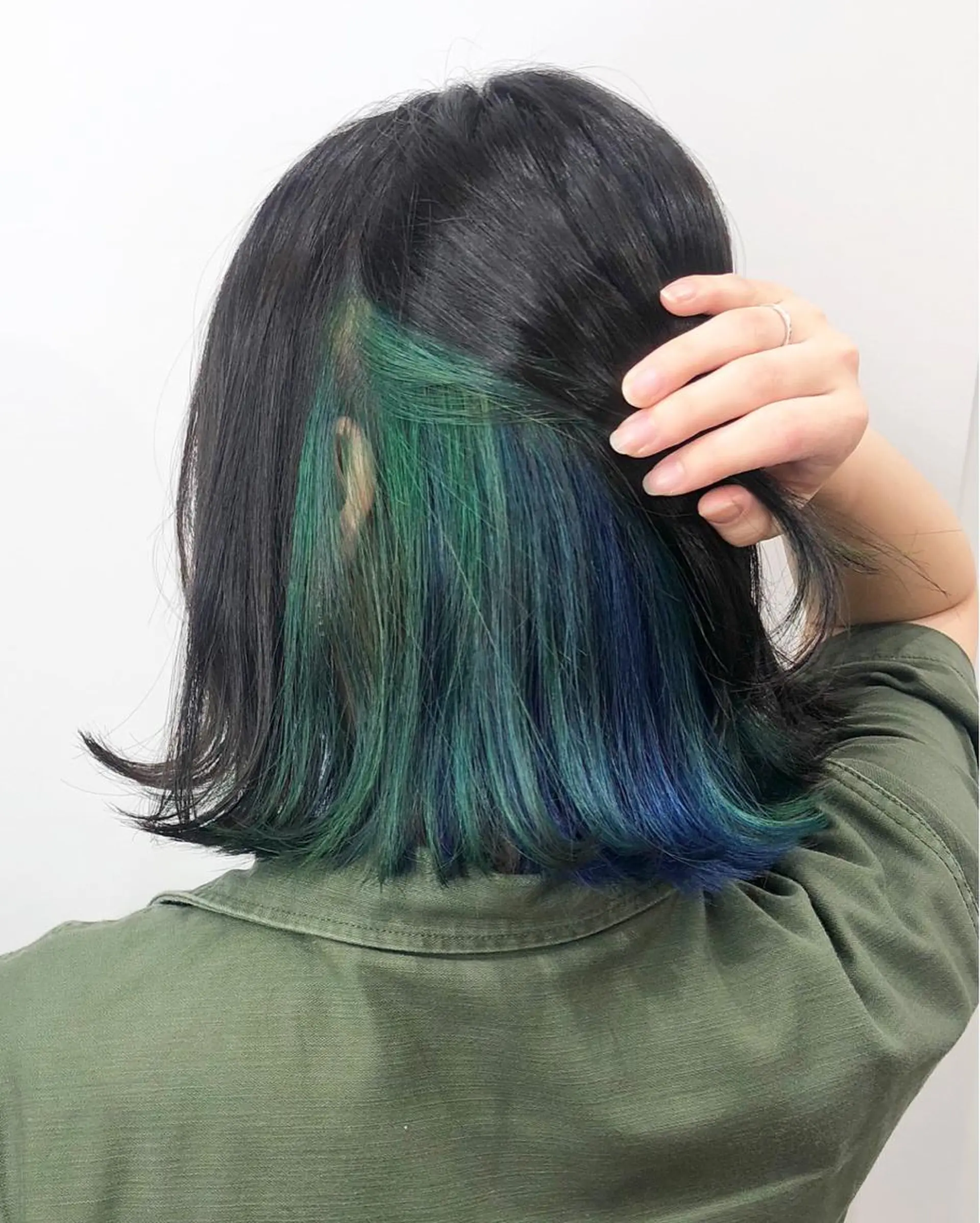 ミディアム カラー  渡部 妃月のヘアスタイル