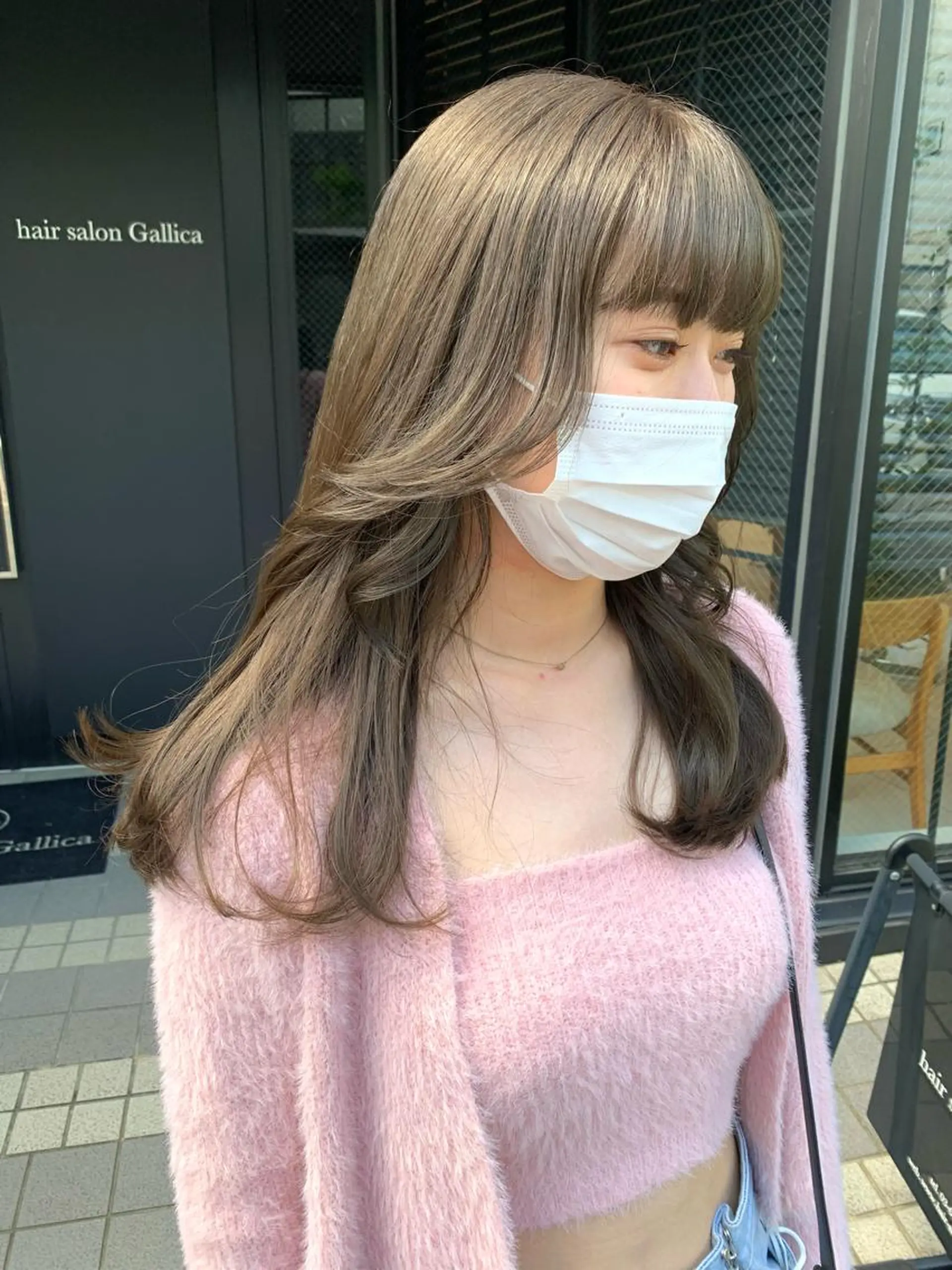 ロング カット ヘアカラー 淡いハイトーンカラー レイヤーカットゆうかのヘアスタイル