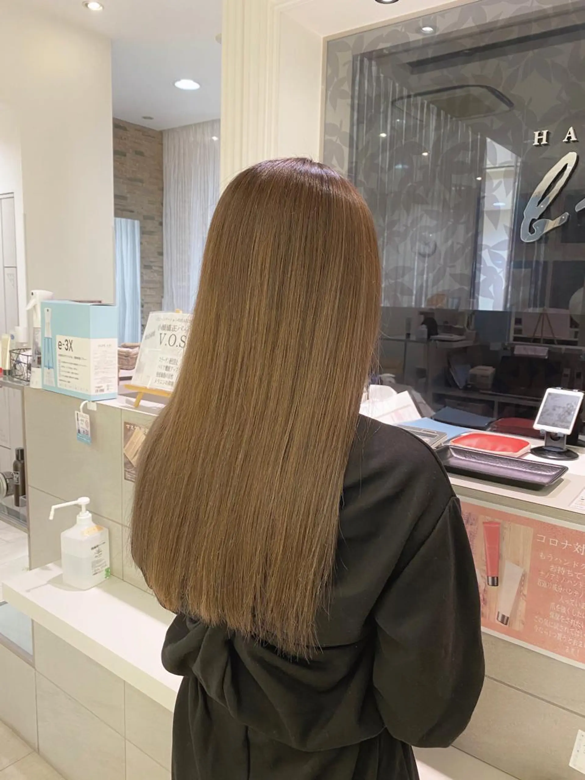 ロング カラー ベージュカラー ブリーチ 透明感カラー ハイライトカラー ハイライト 頓所 大昂のヘアスタイル