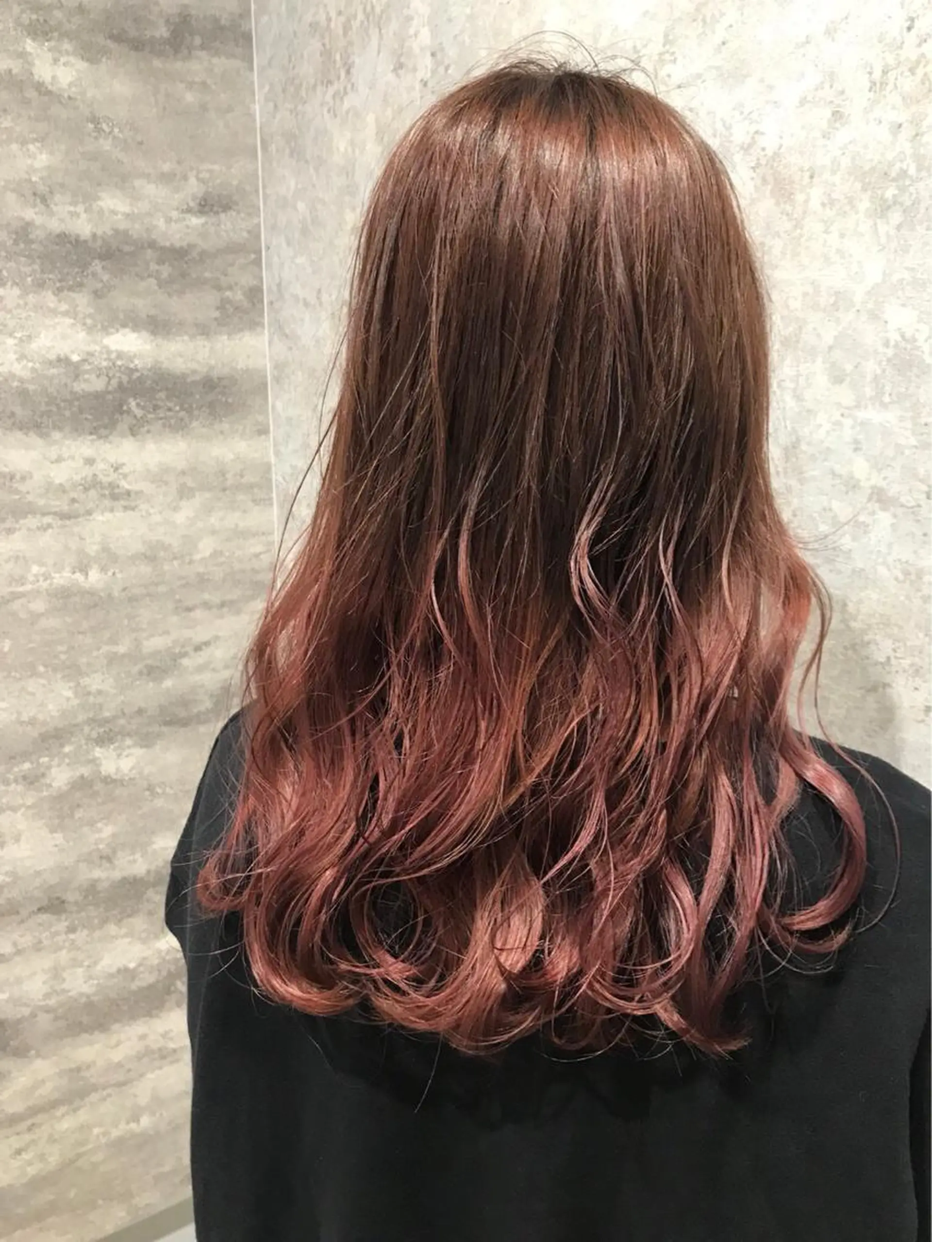 ロング カラー グラデーションカラー ピンクカラー Blanco Color&Careのヘアスタイル