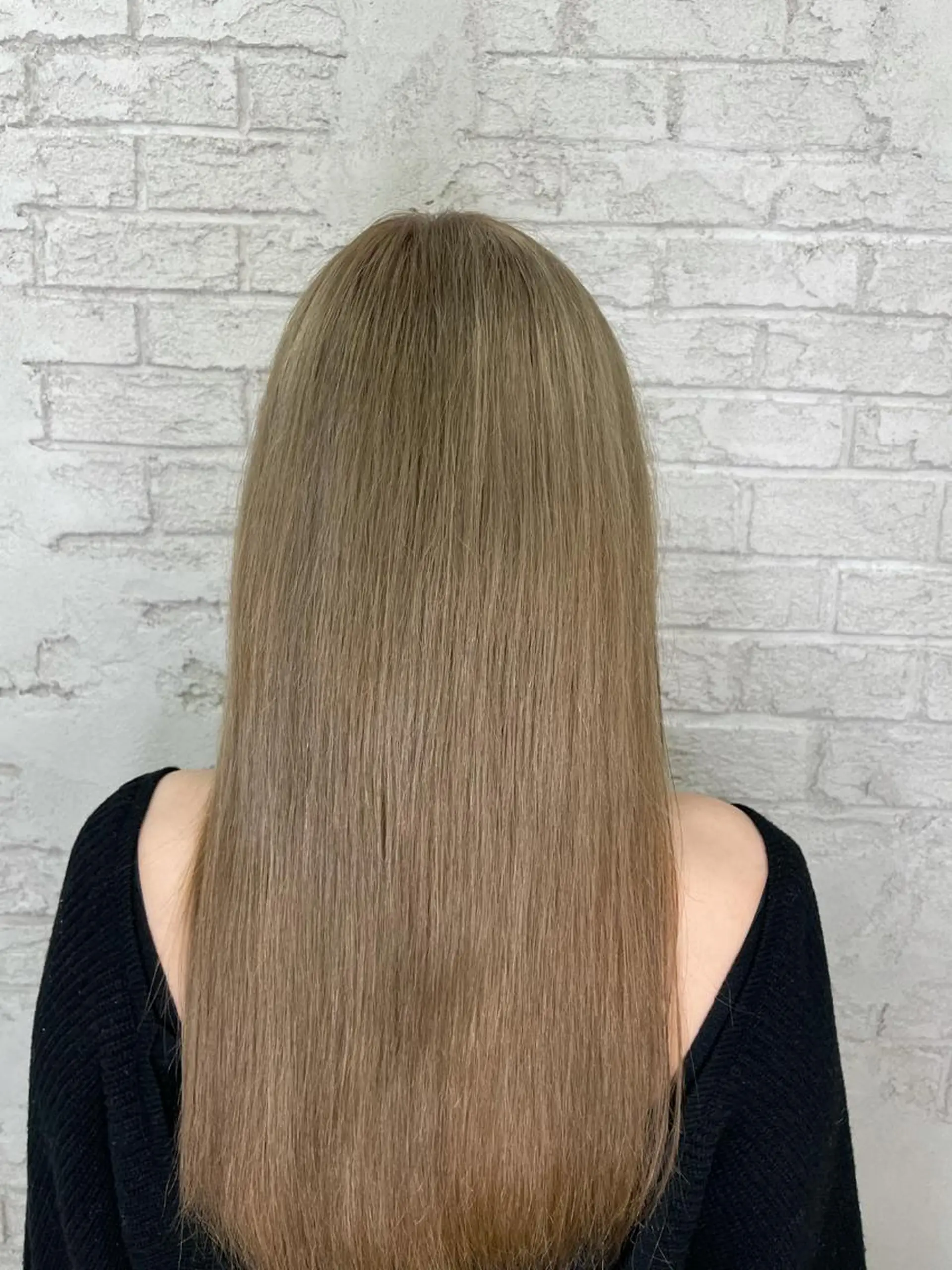 ロング カラー ベージュカラー ブリーチ ケアブリーチ ダブルカラー ミルクティーベージュ ブリーチ特化 ハイトーンRYOYAのヘアスタイル