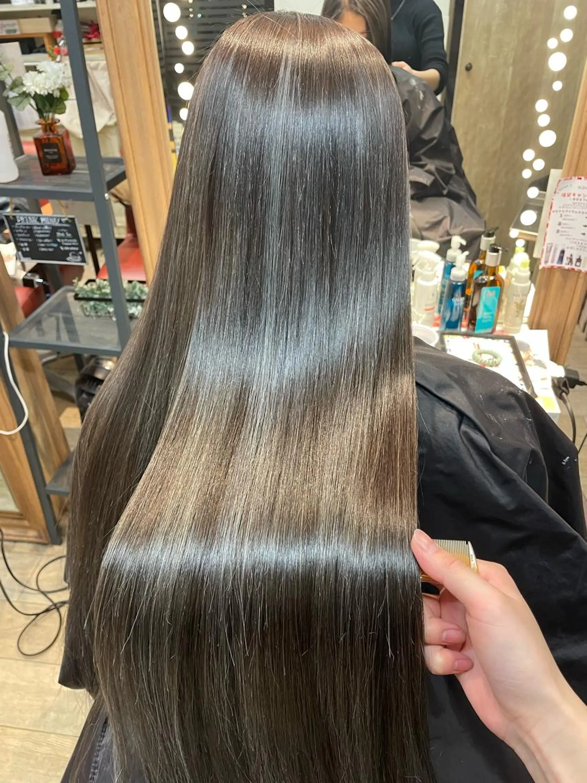 ロング カラー ハイライトカラー ハイライト トリートメント ヘアカラー トリートメント LOG/所属・✨縮毛/ブリーチ✨ 出口 紗依のヘアスタイル