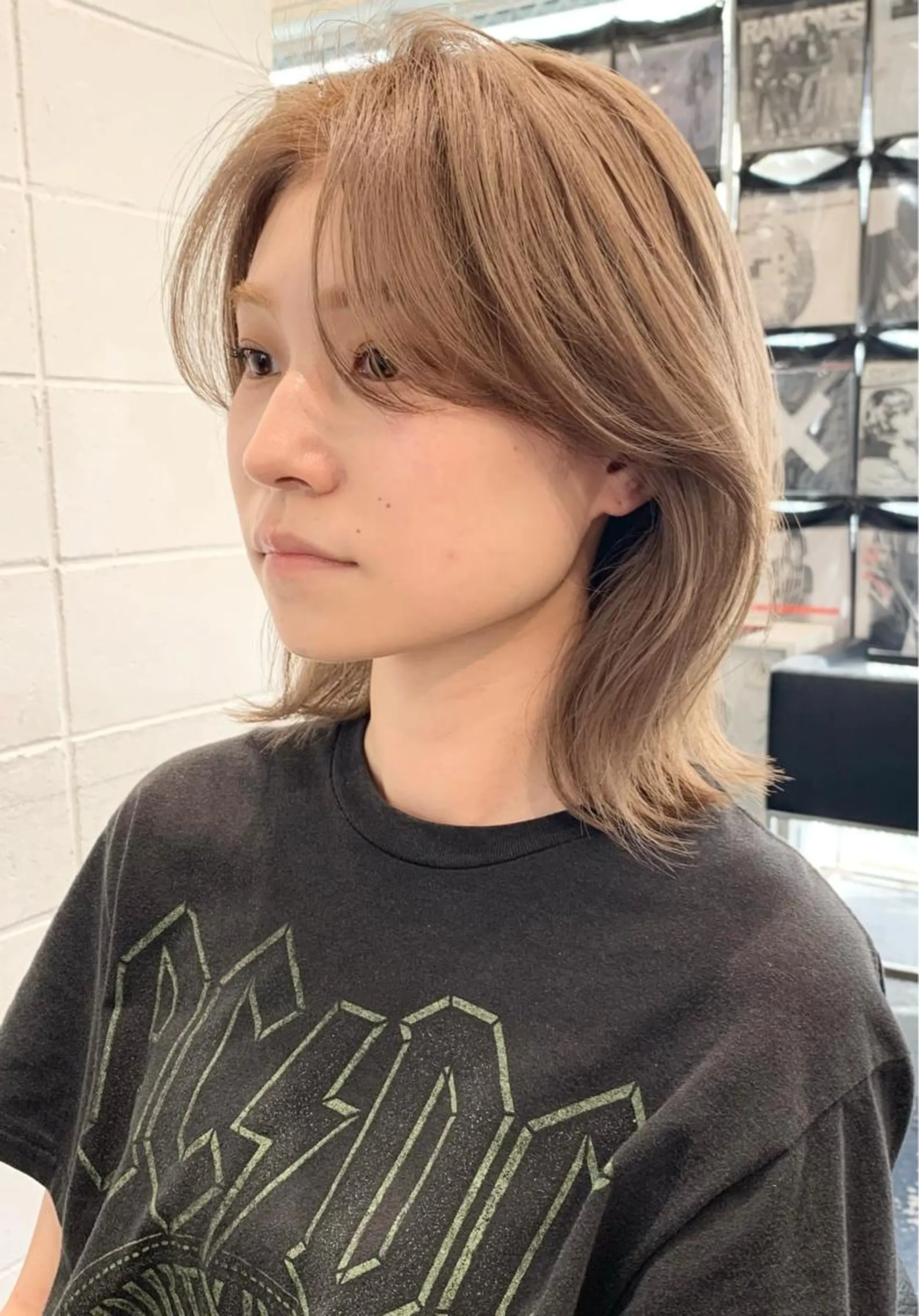 ミディアム カラー くびれヘア 顔まわりレイヤー レイヤーカット ヘアカラー トリートメント レイヤーカット/艶髪 ✨💭KIRARIのヘアスタイル