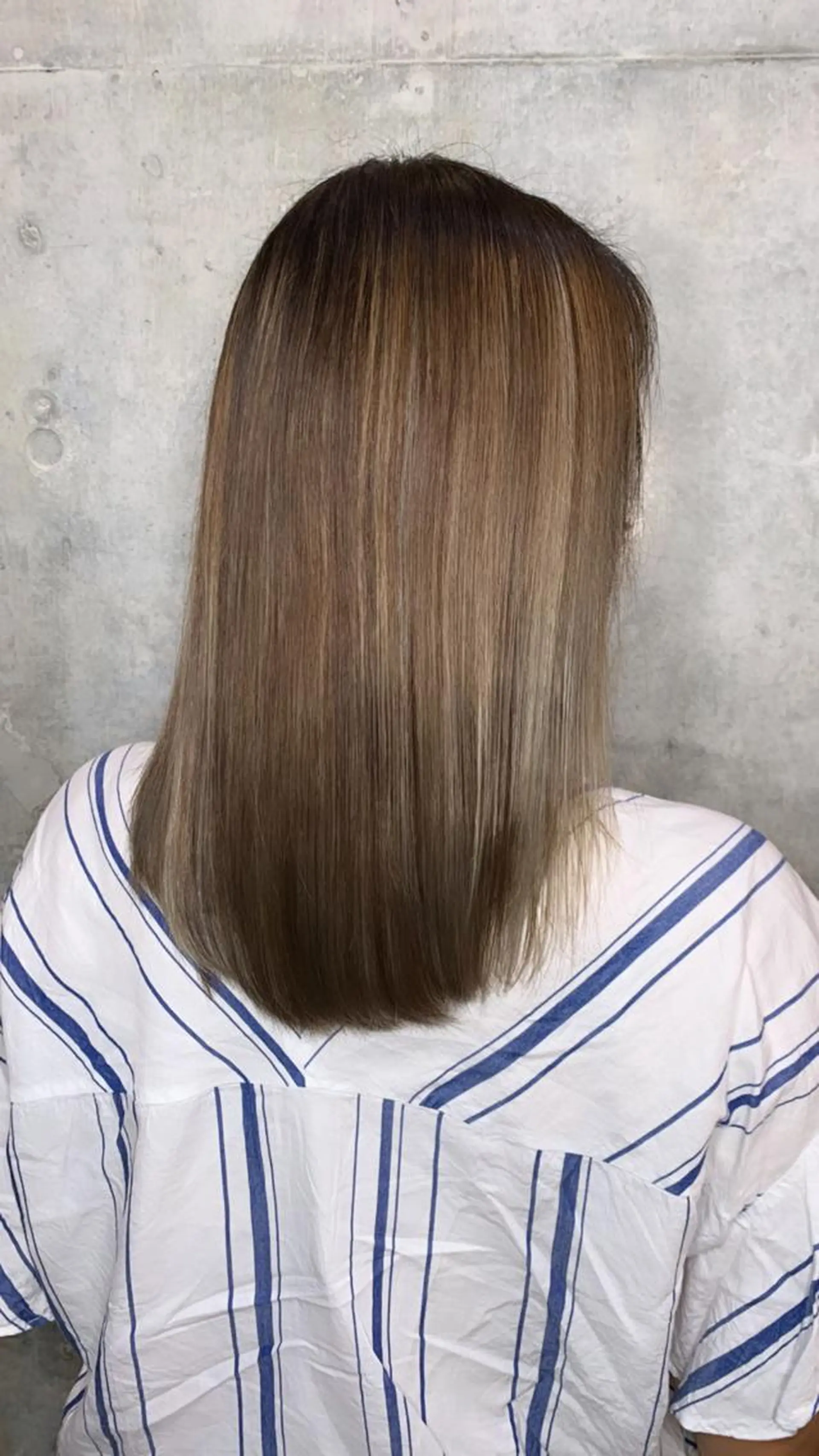 セミロング カラー アッシュ ベージュカラー グレージュ ハイライトカラー ハイライト ❣️髪質改善特化❣️ カモアオイのヘアスタイル