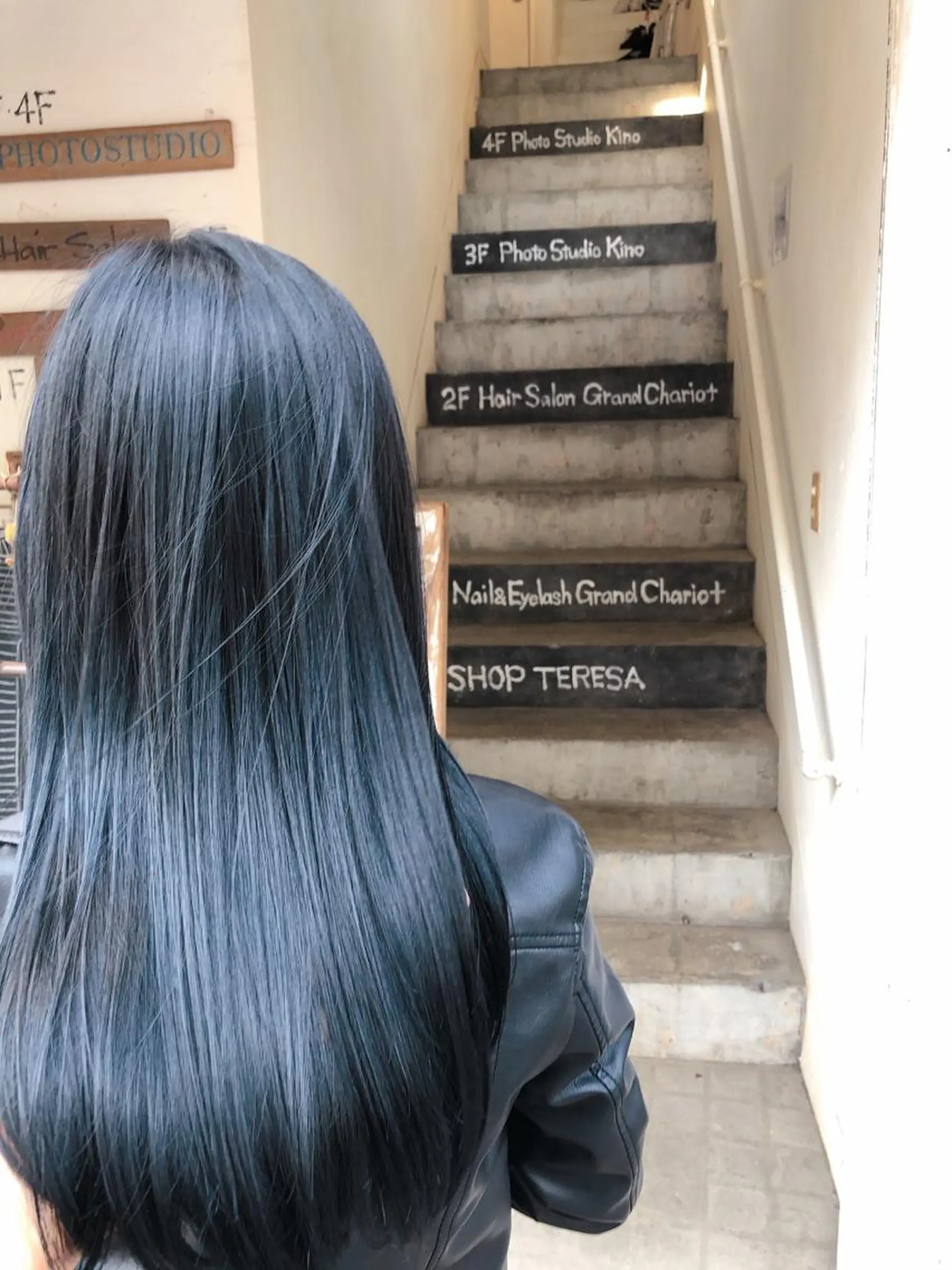 ロング カラー 黒髪 ブルーカラー ブルーブラック カット ヘアカラー 舘野 太嘉宏のヘアスタイル