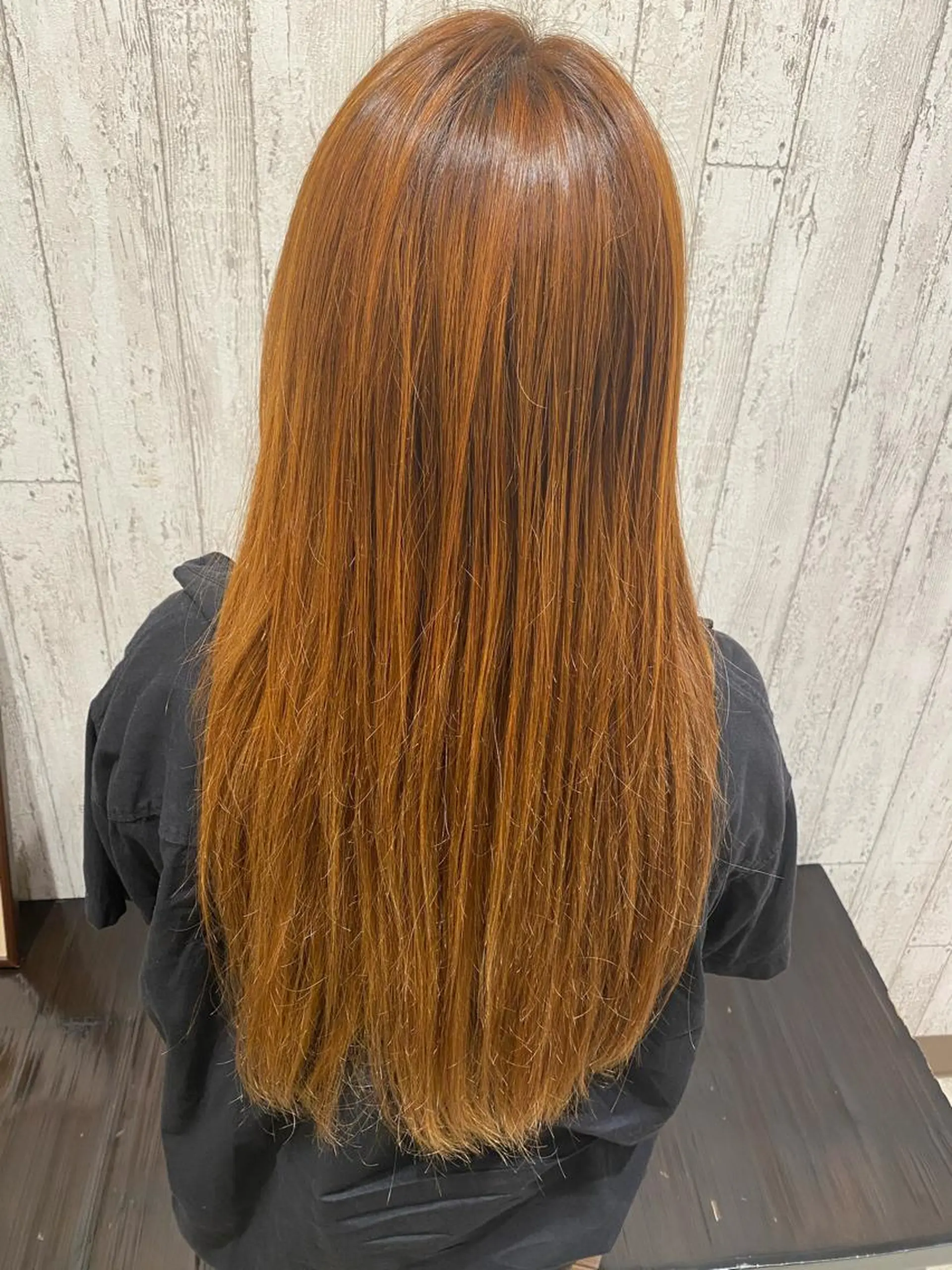 ロング カラー ハイトーンカラー オレンジ ヘアカラー トリートメント 綱島店🦋店長🦋 ほんさわ みずきのヘアスタイル