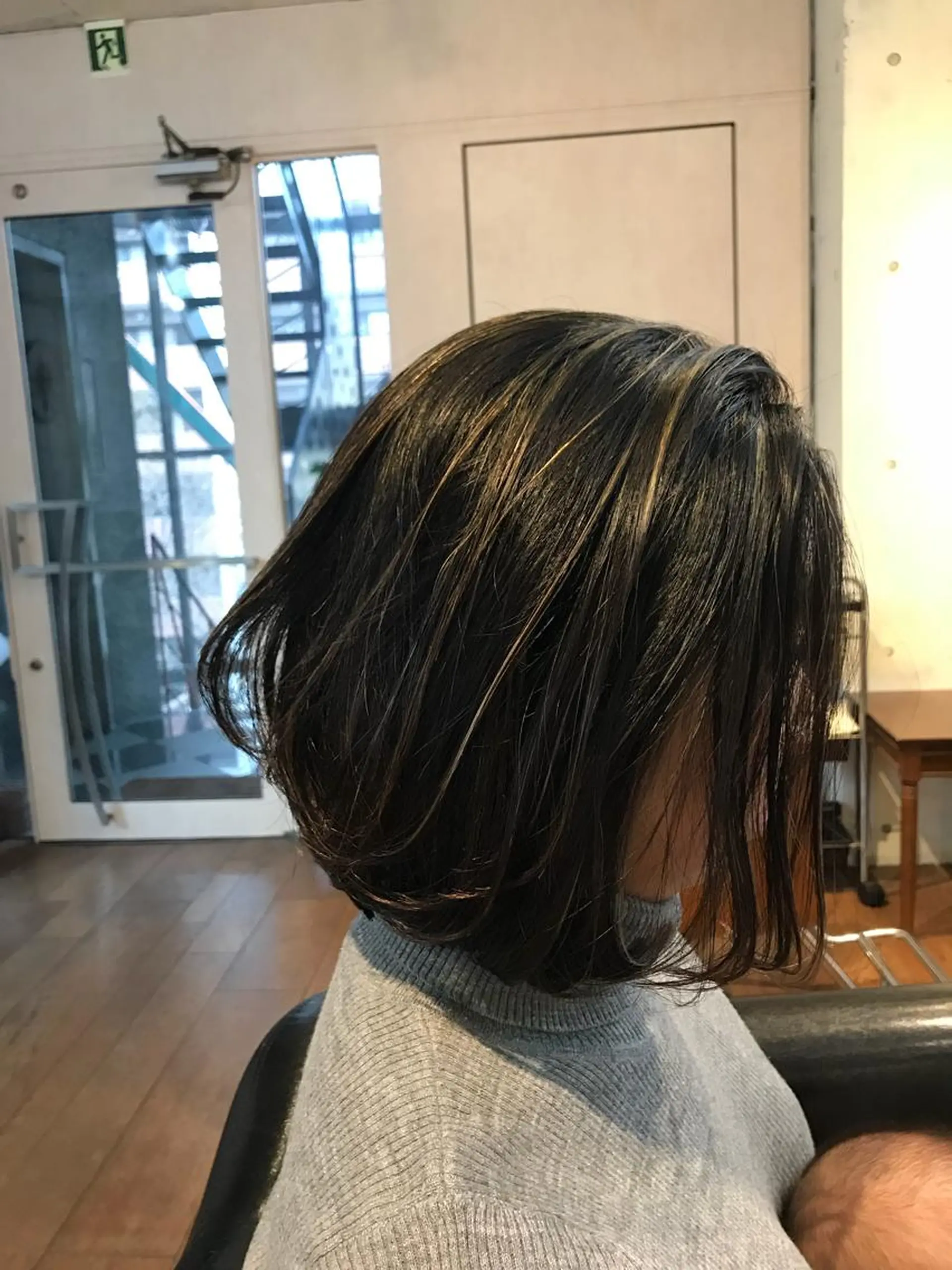 ショート カラー アッシュ アッシュグレー 黒髪 ハイライトカラー ハイライト corona hairdesign KAZUE MAEDA所属・マエダ　カズエ🫶 coronahairのヘアスタイル