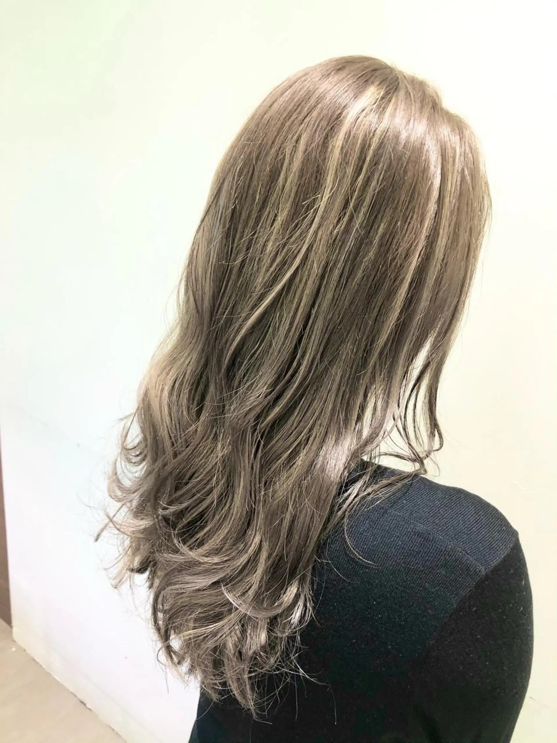 ロング カラー ベージュカラー ハイライトカラー ハイライト ヘアカラー トリートメント 💓シールエクステ for...のヘアスタイル