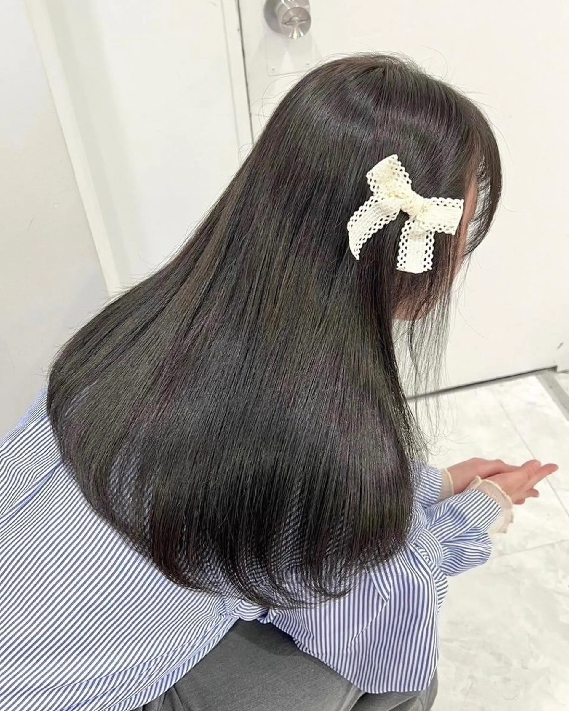 カラー ☘️赤み消し透明感 ☘️THEATERのヘアスタイル
