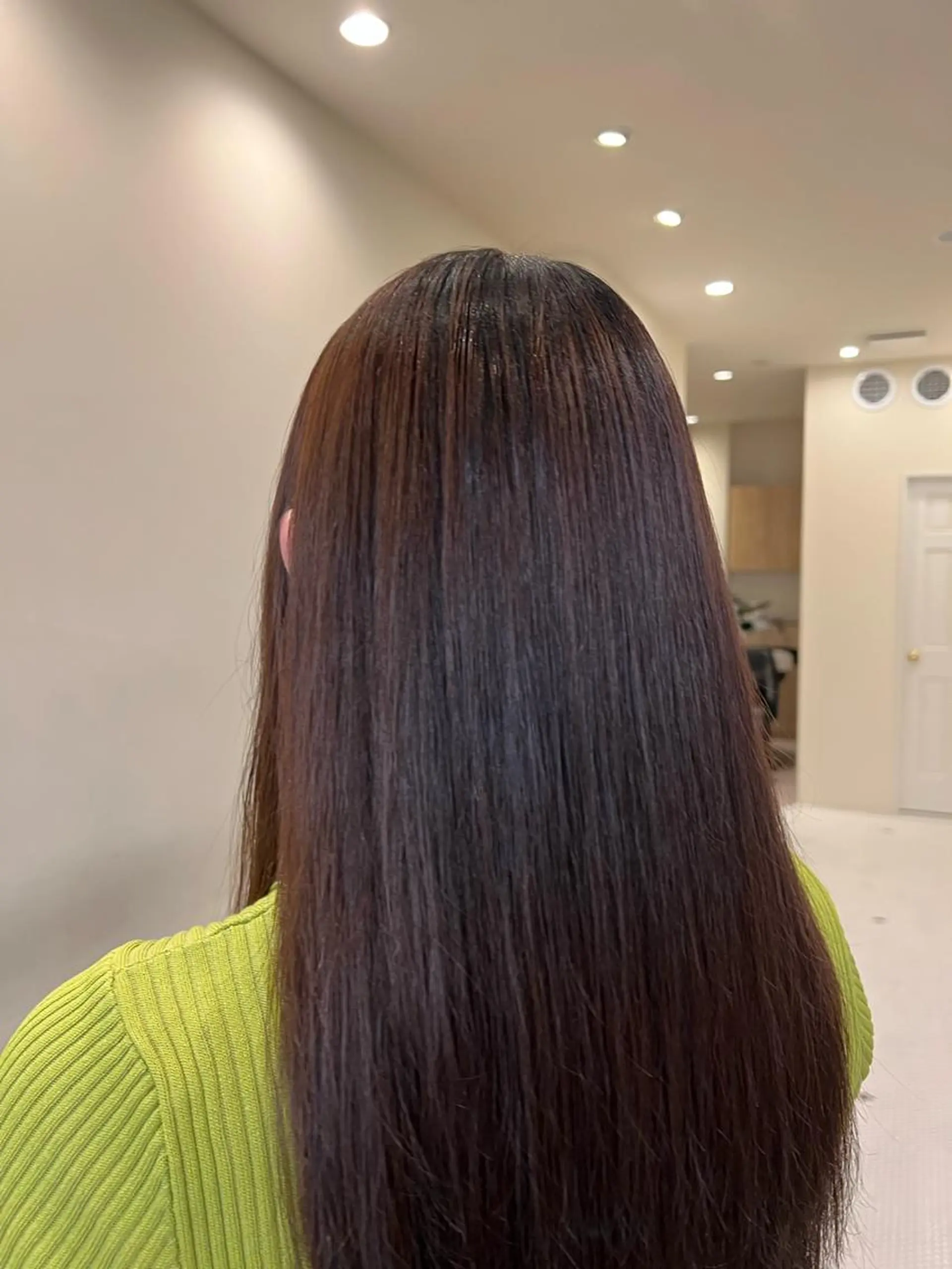 ミディアム 縮毛矯正 🐋湊 ゆうき /レイヤーカット🫧のヘアスタイル