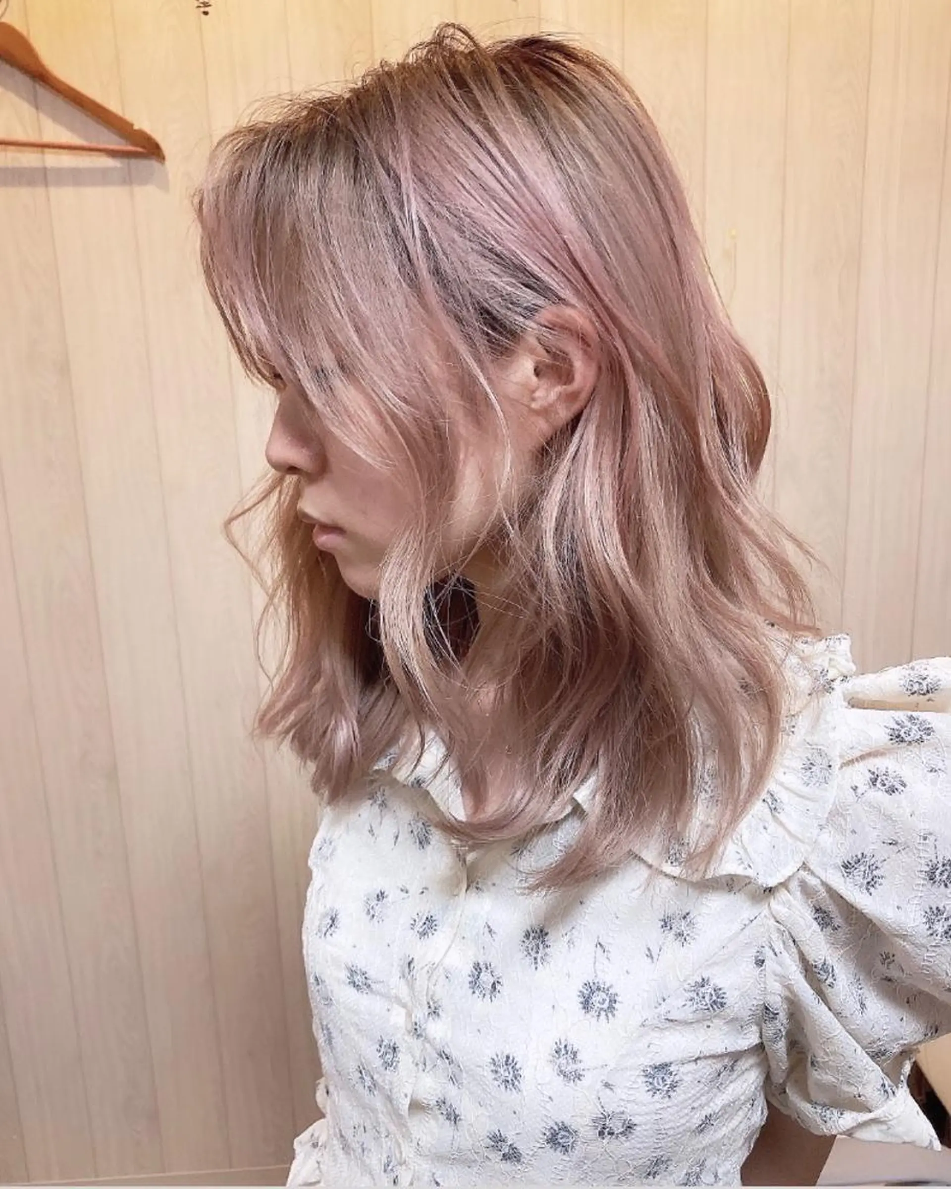 セミロング カラー MERCI所属・マツモト コウダイのヘアスタイル