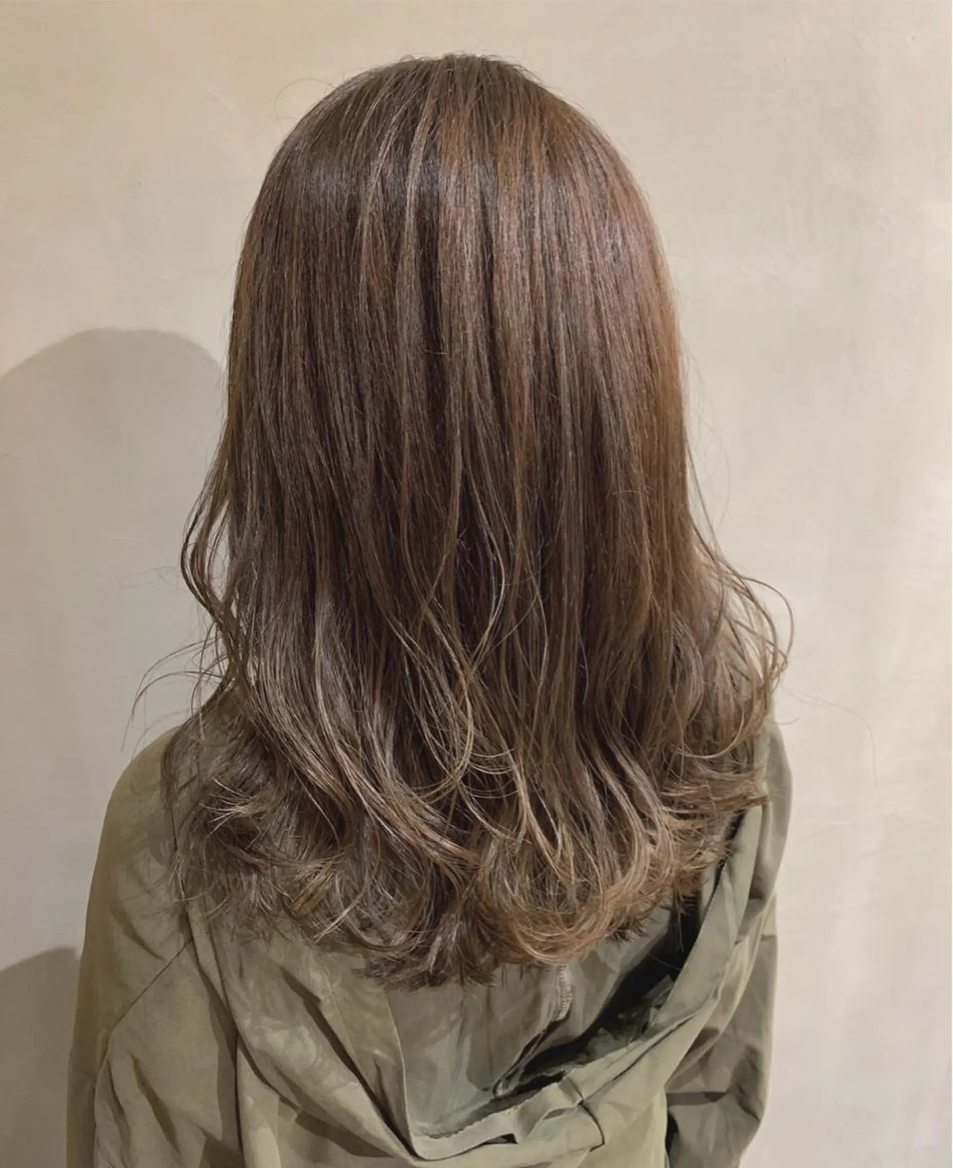 ロング カット ヘアカラー トリートメント 髪質改善、縮毛矯正 酸性縮毛矯正のヘアスタイル