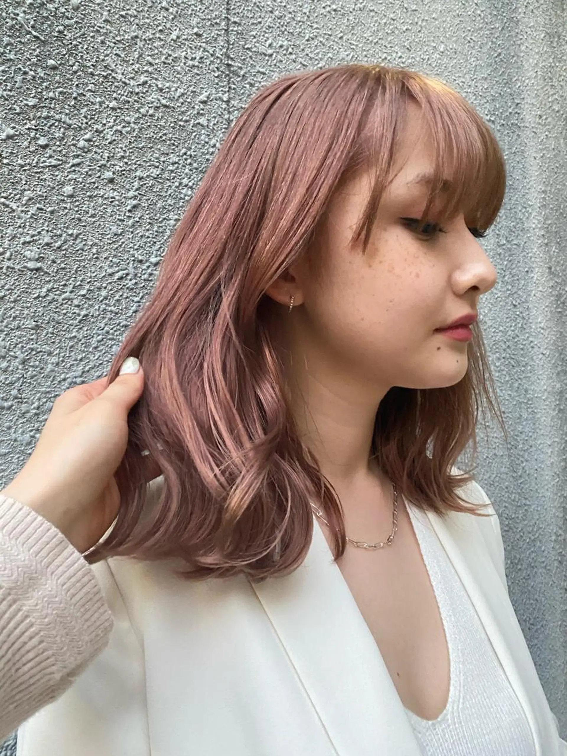 ミディアム カラー ピンクカラー tomoe 艶カラー💗🪽のヘアスタイル
