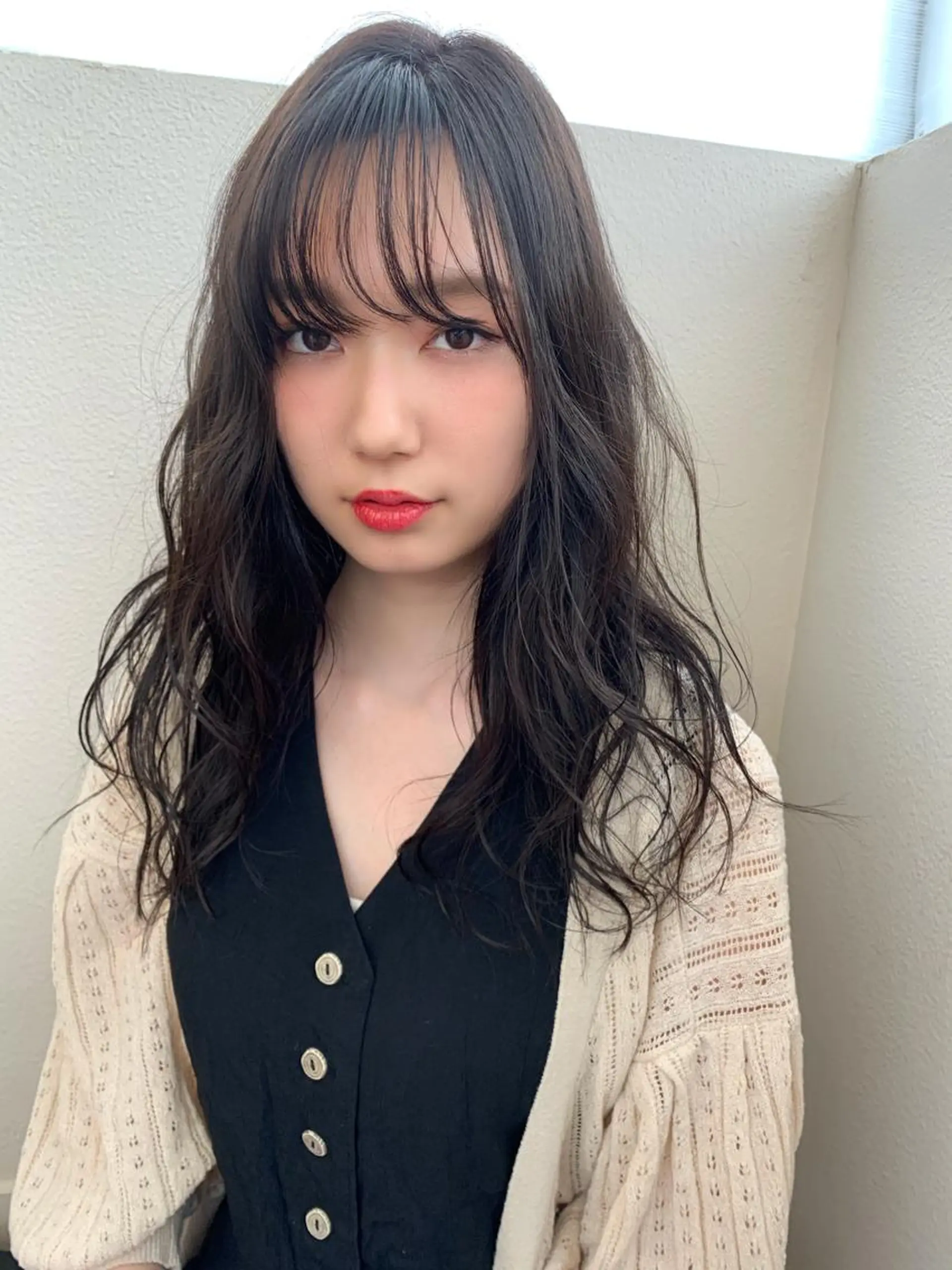 ロング カラー パーマ 韓国風ヘア シースルーバング 藤間 帆乃夏（とうまほのかのヘアスタイル