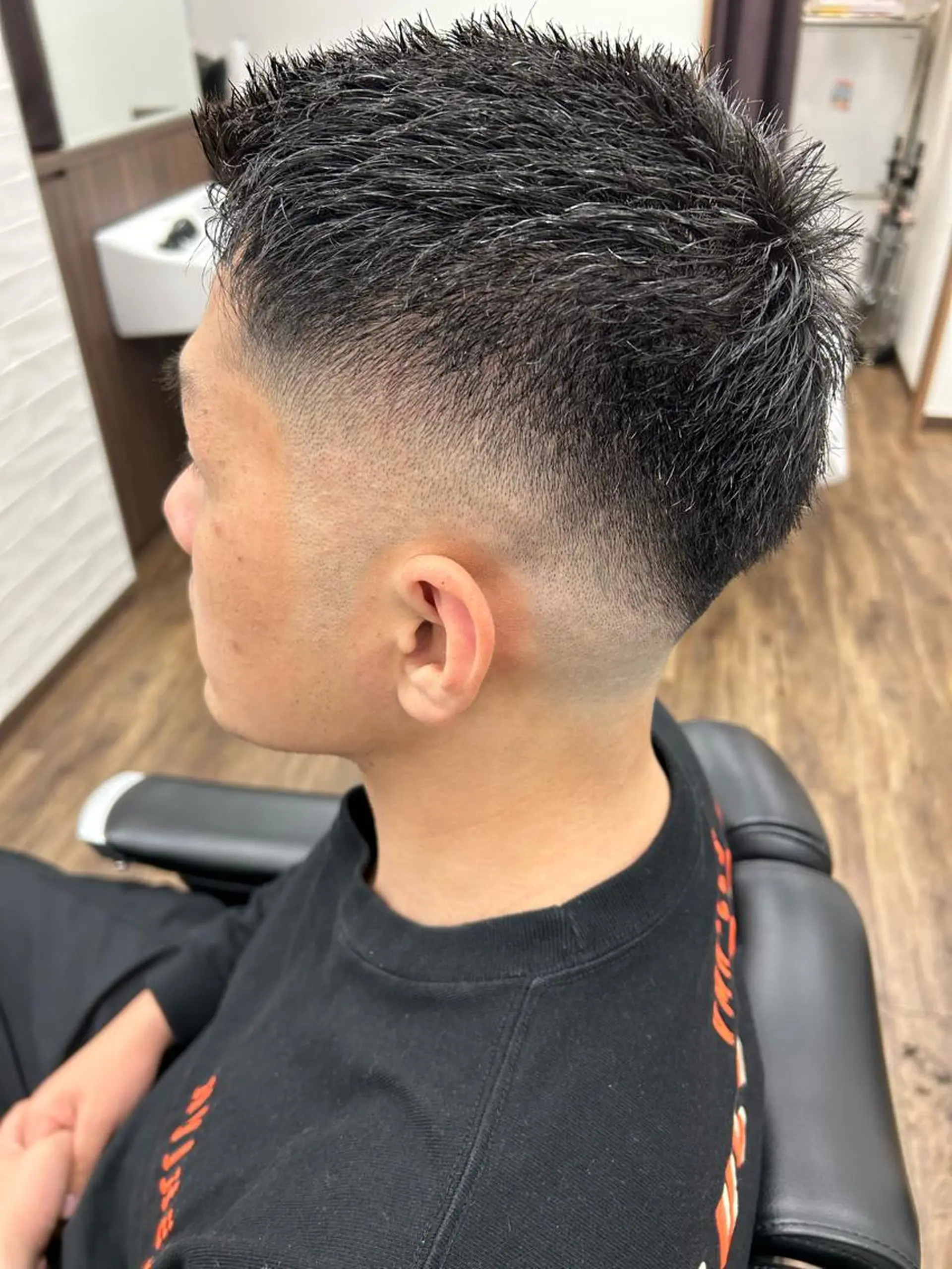 ショート メンズ フェードカット スキンフェード DAN BRISE BARBER所属・馬上 拓海のヘアスタイル