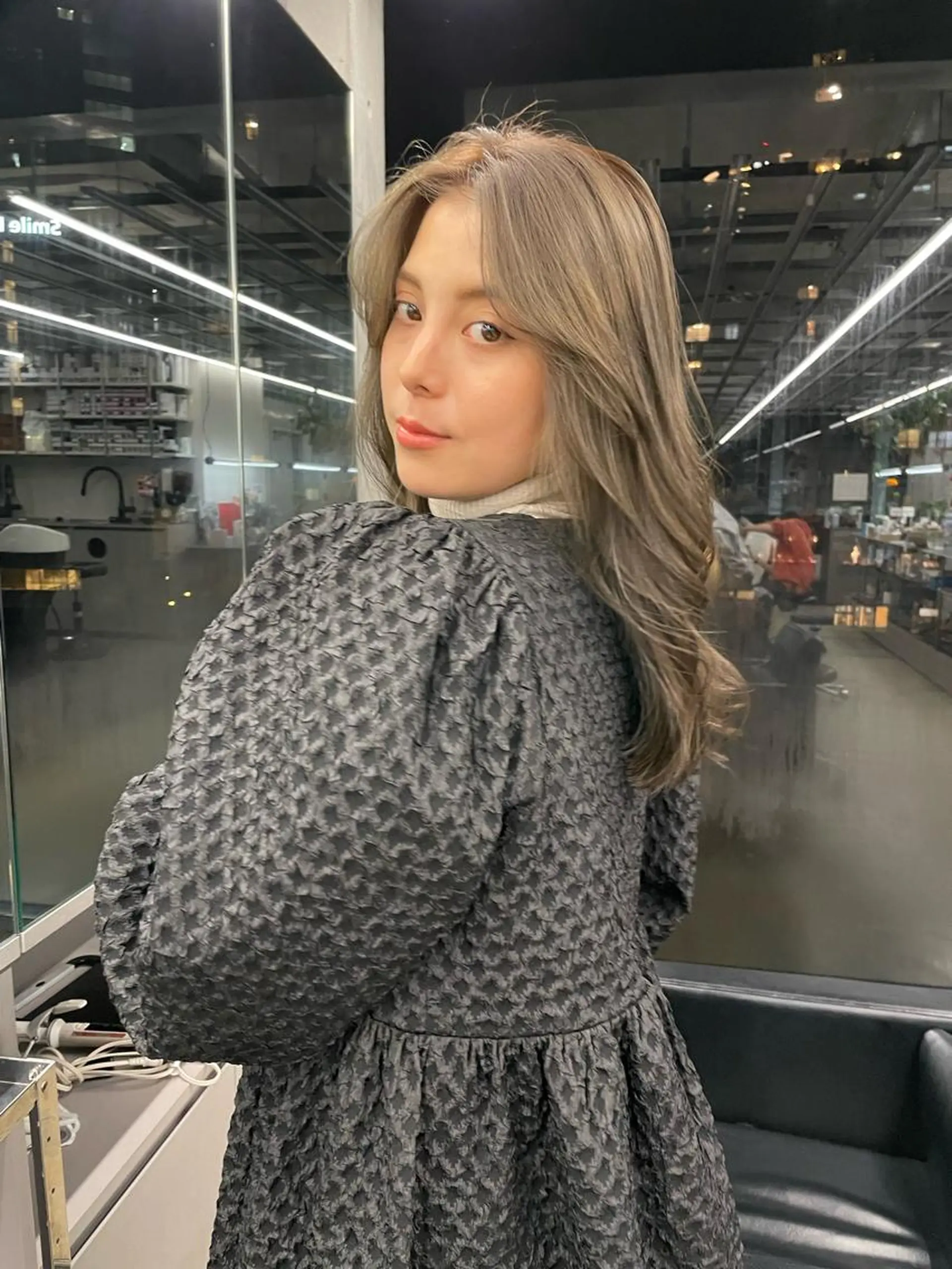 セミロング 韓国レイヤーカット/ 酸性縮毛矯正MIKUのヘアスタイル