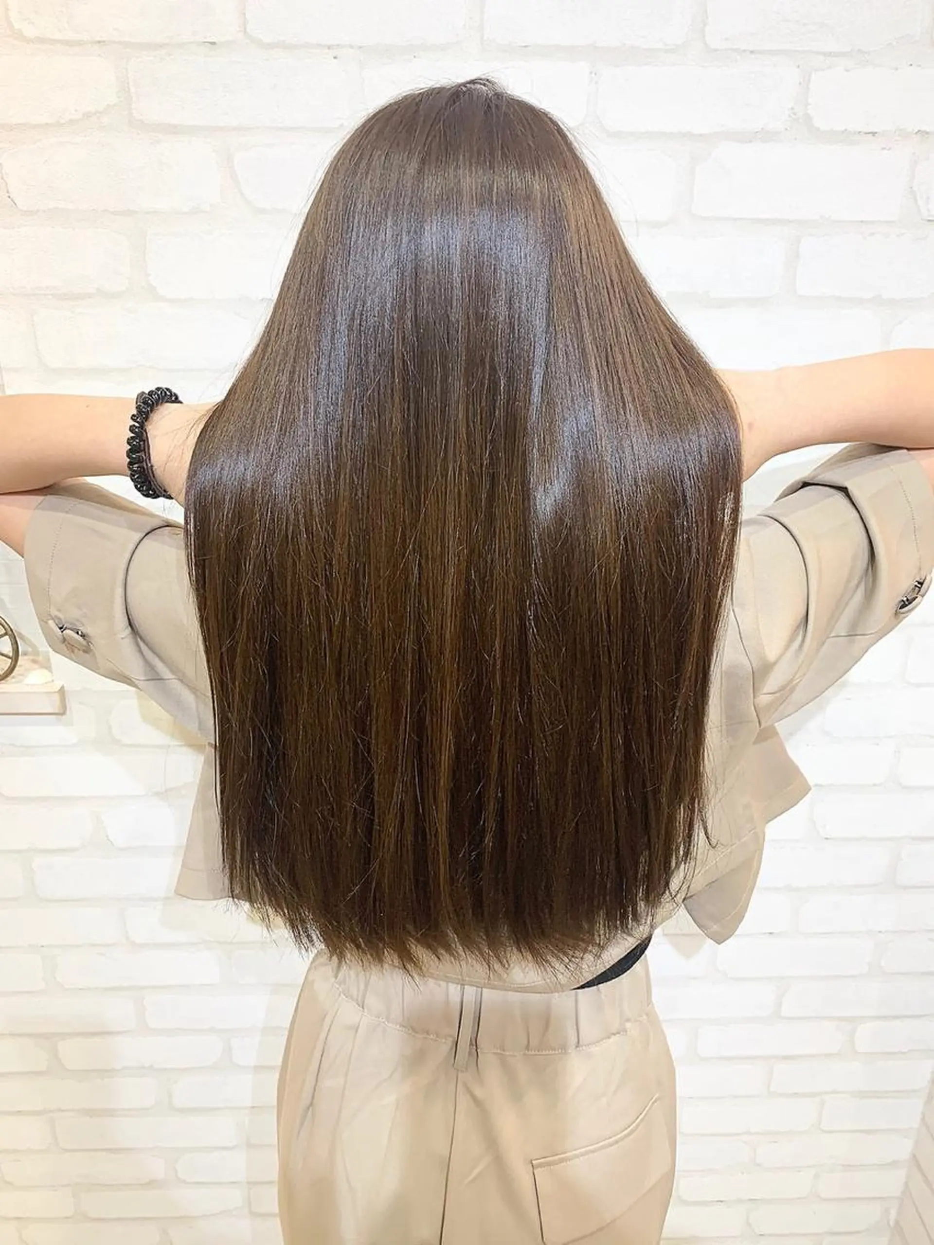 ロング ヘアアレンジ カット ヘアカラー トリートメント 西口徒歩20秒　寒色 カラーミディアムヘアのヘアスタイル