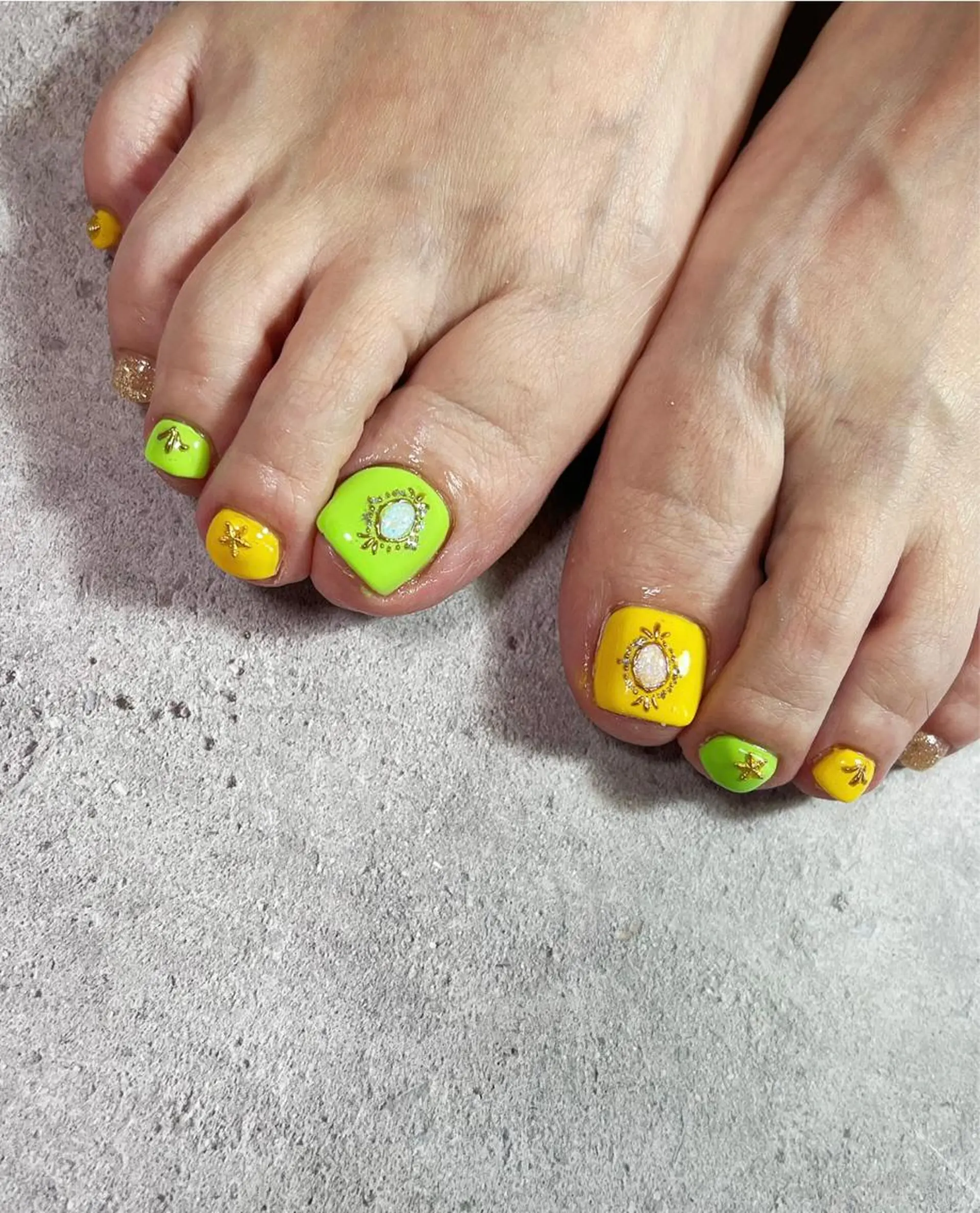 ネイル フットネイル ハンドネイル ✾ NailRoom Latina🌻💓のネイルデザイン