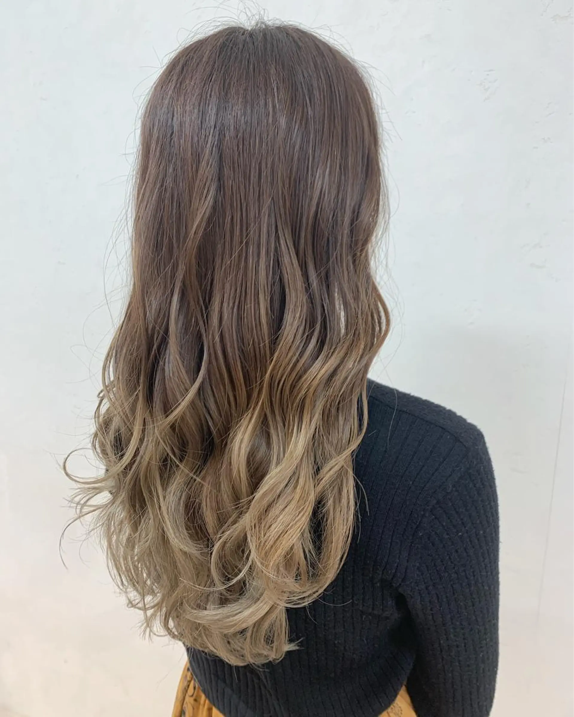 ロング 透明感ハイライト◎ 伊藤夏海のヘアスタイル