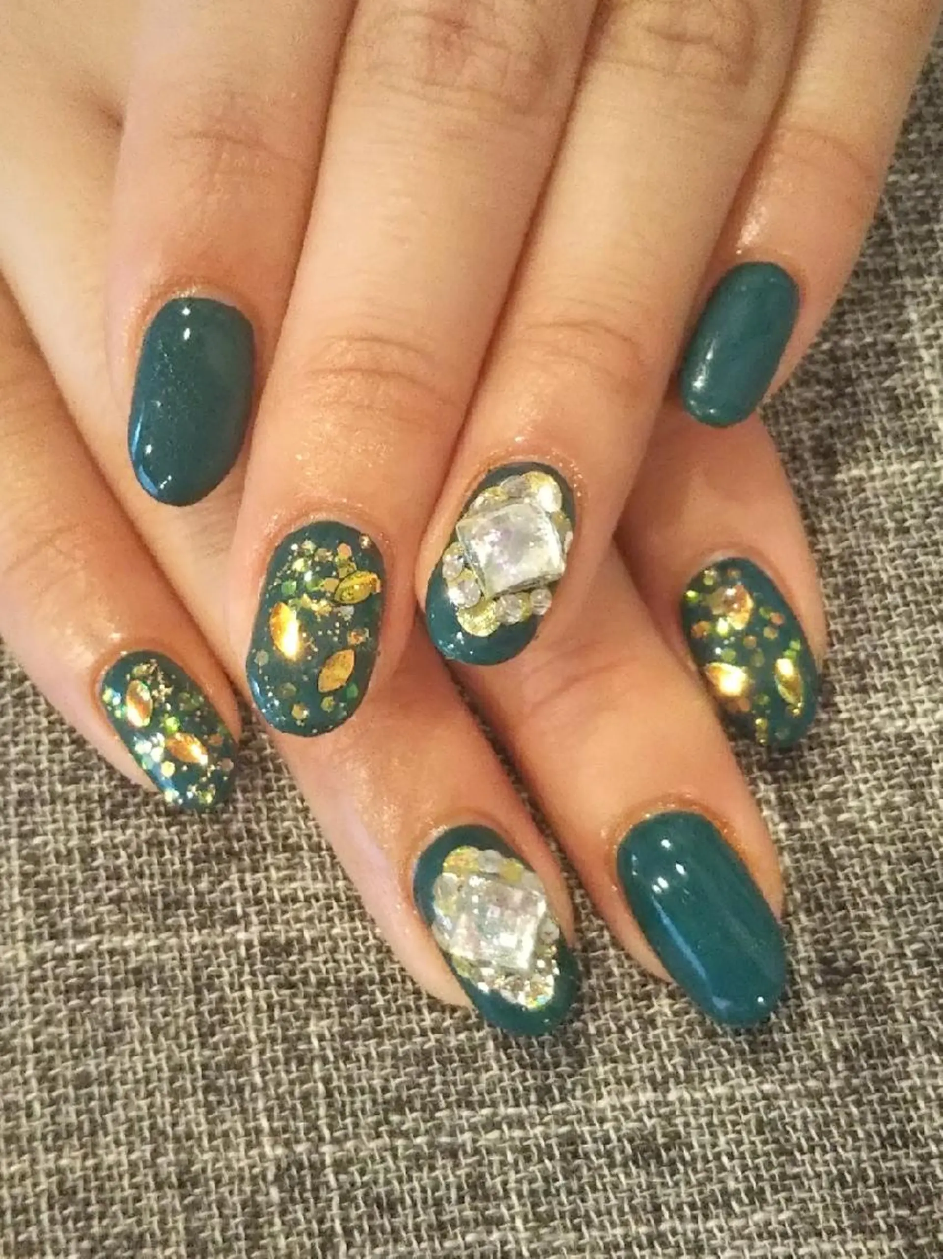 ネイル グリーン キラキラネイル ハンドネイル private salon mieのネイルデザイン