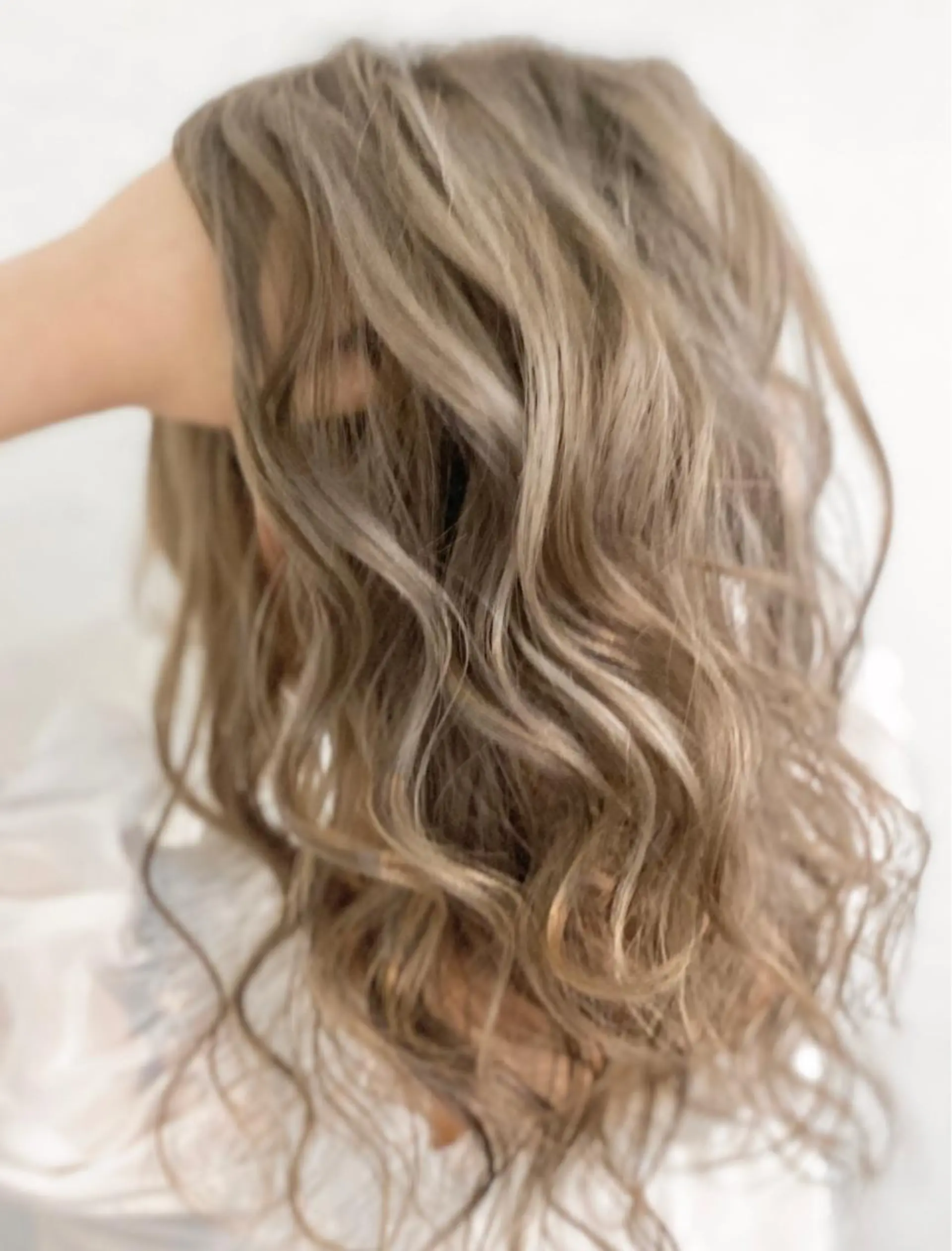 セミロング カラー ベージュカラー ミルキーベージュ 最高峰の技術力☆ 樋口健人のヘアスタイル