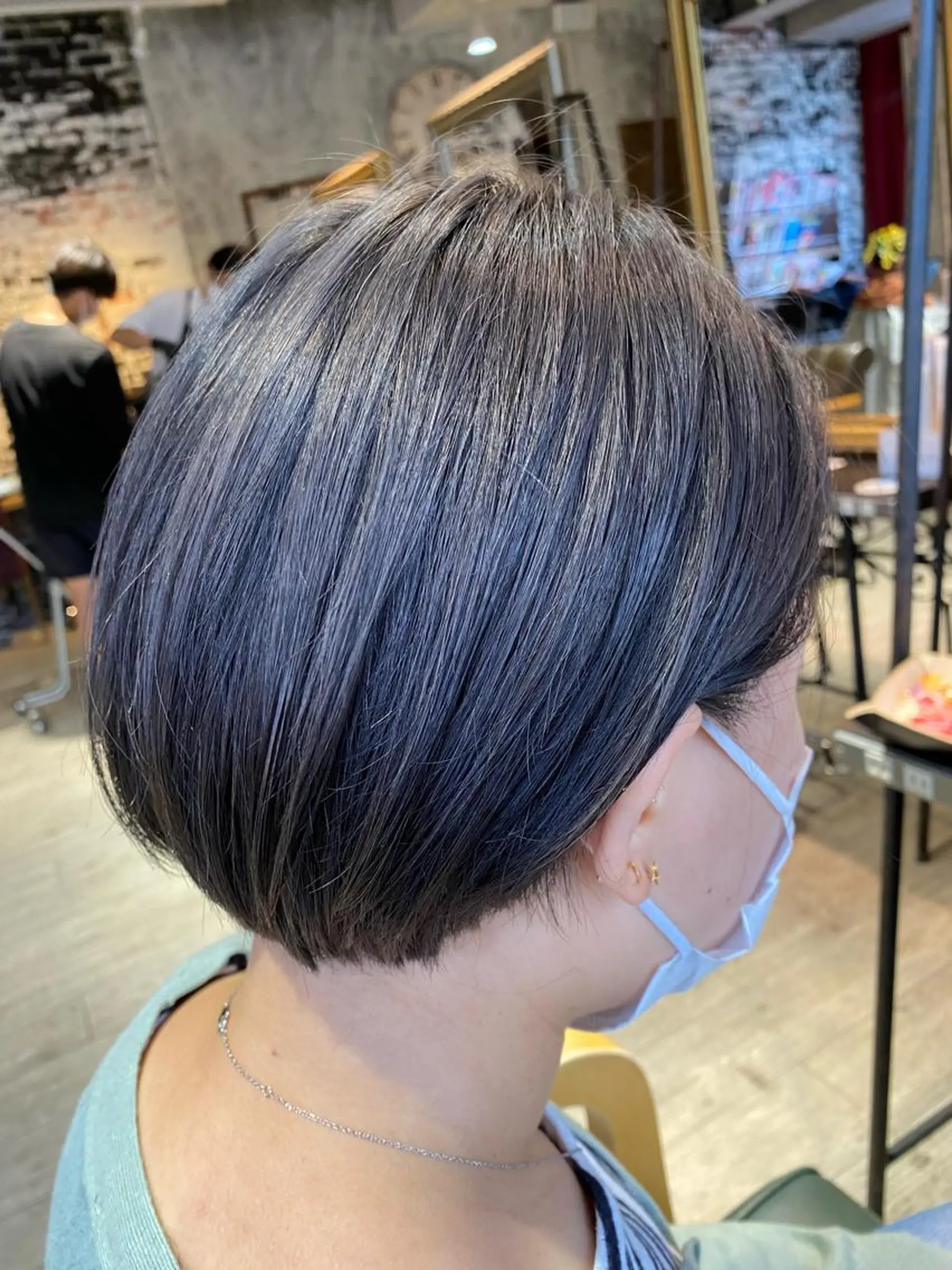 ショート カラー ヘアアレンジ アッシュ ブリーチ シルバー シルバーアッシュ カット ヘアカラー 瀧尻 光のヘアスタイル