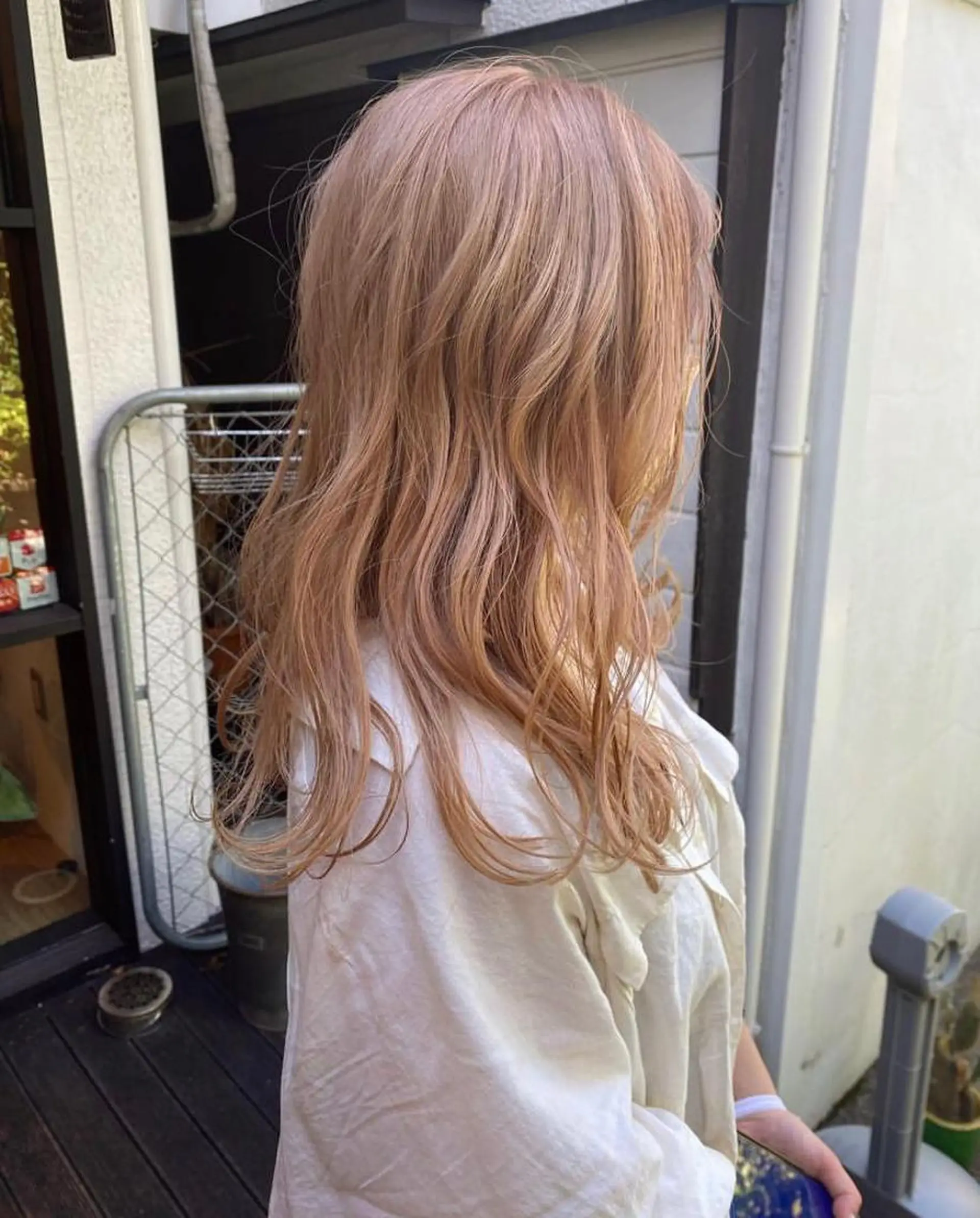 ロング カラー ベージュカラー ダブルカラー ハイトーンカラー ミルクティーベージュ ピンクカラー nanaka/ レイヤーカットのヘアスタイル