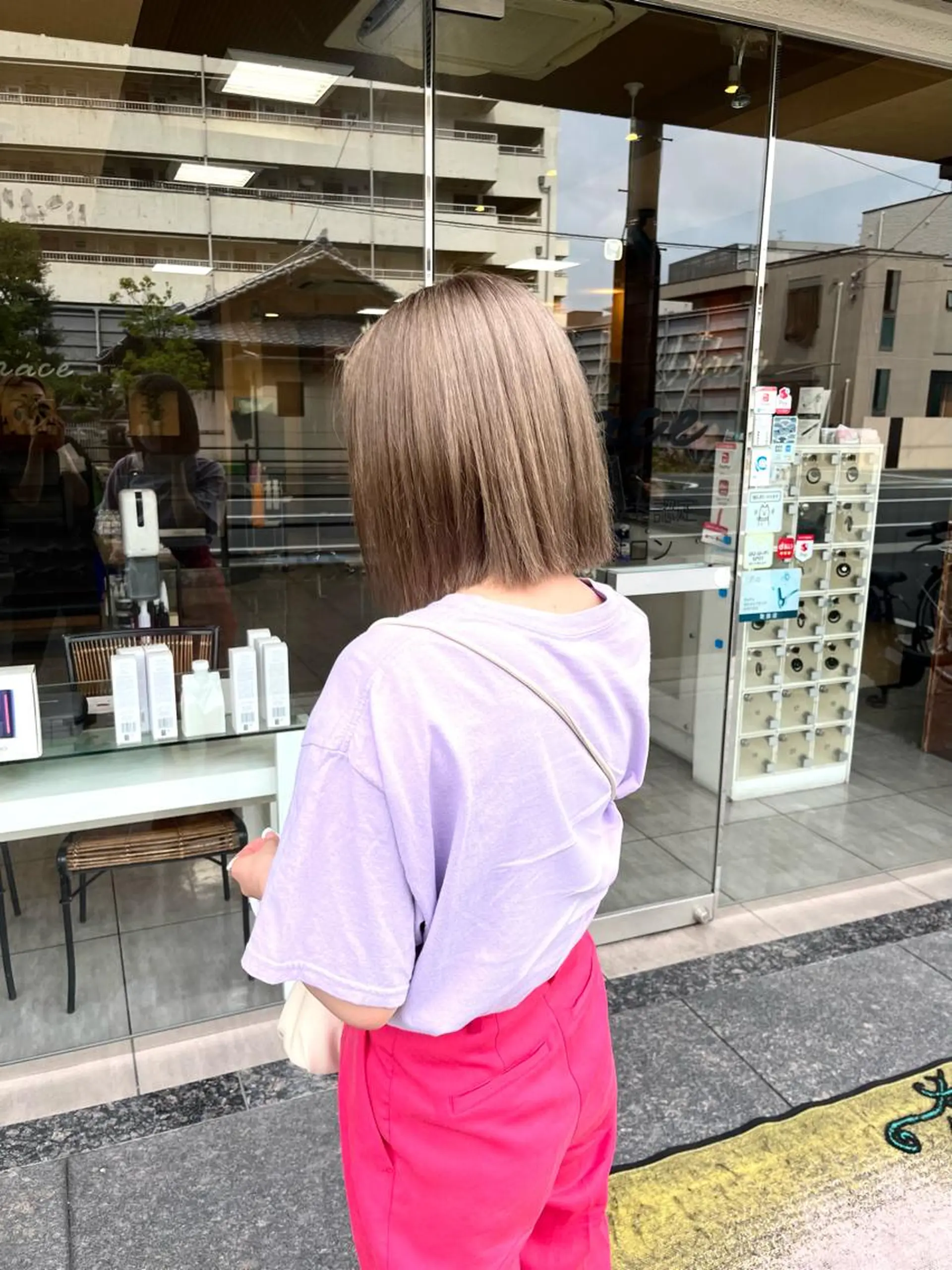 ミディアム カラー ヘアアレンジ ヘアカラー トリートメント インナー×縮毛矯正 ピンクカラー澤井里菜のヘアスタイル