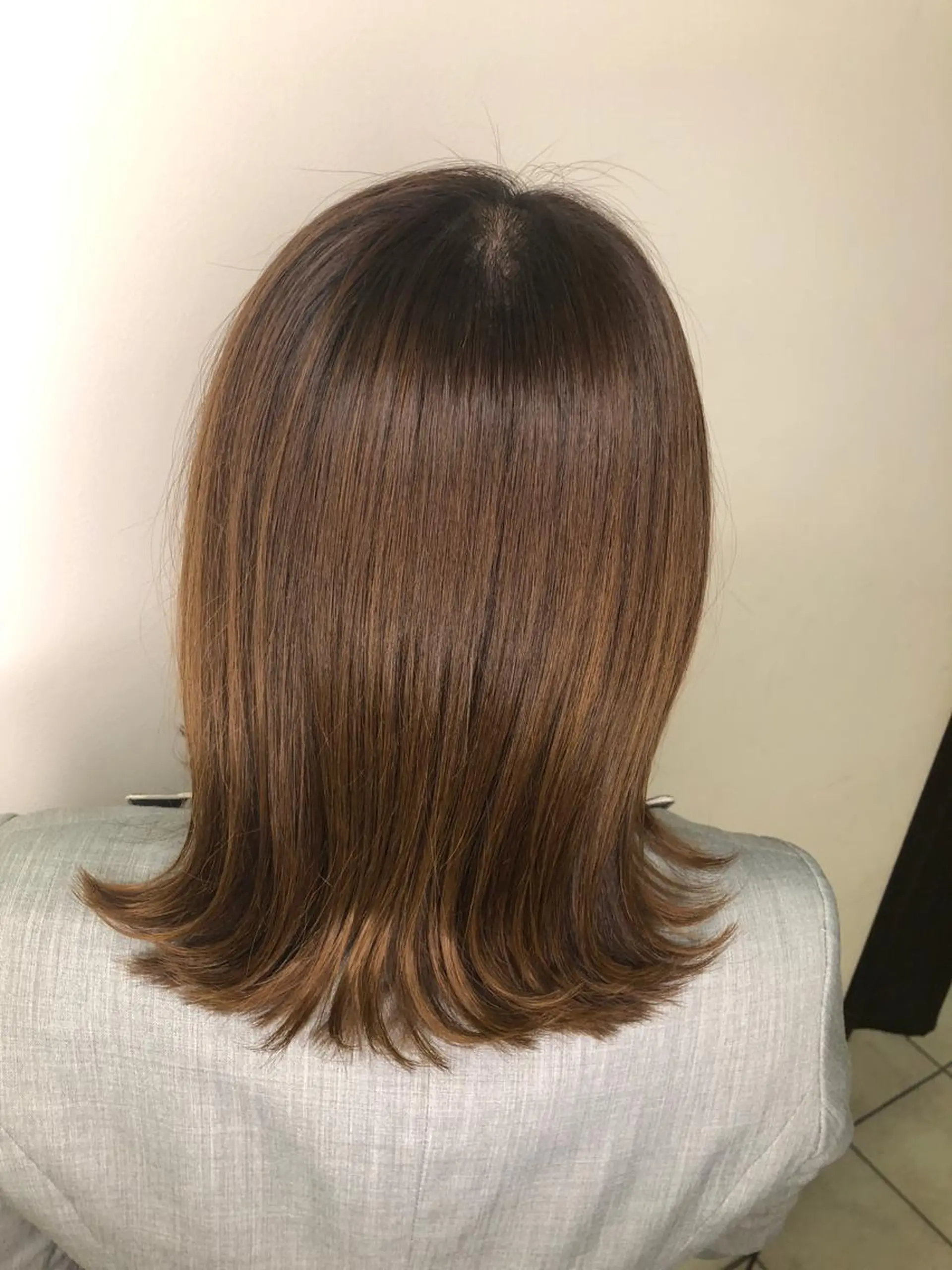 ミディアム カラー アプリコットブラウン ブラウンカラー Uni.(ユニ)所属・渡邊 唯のヘアスタイル