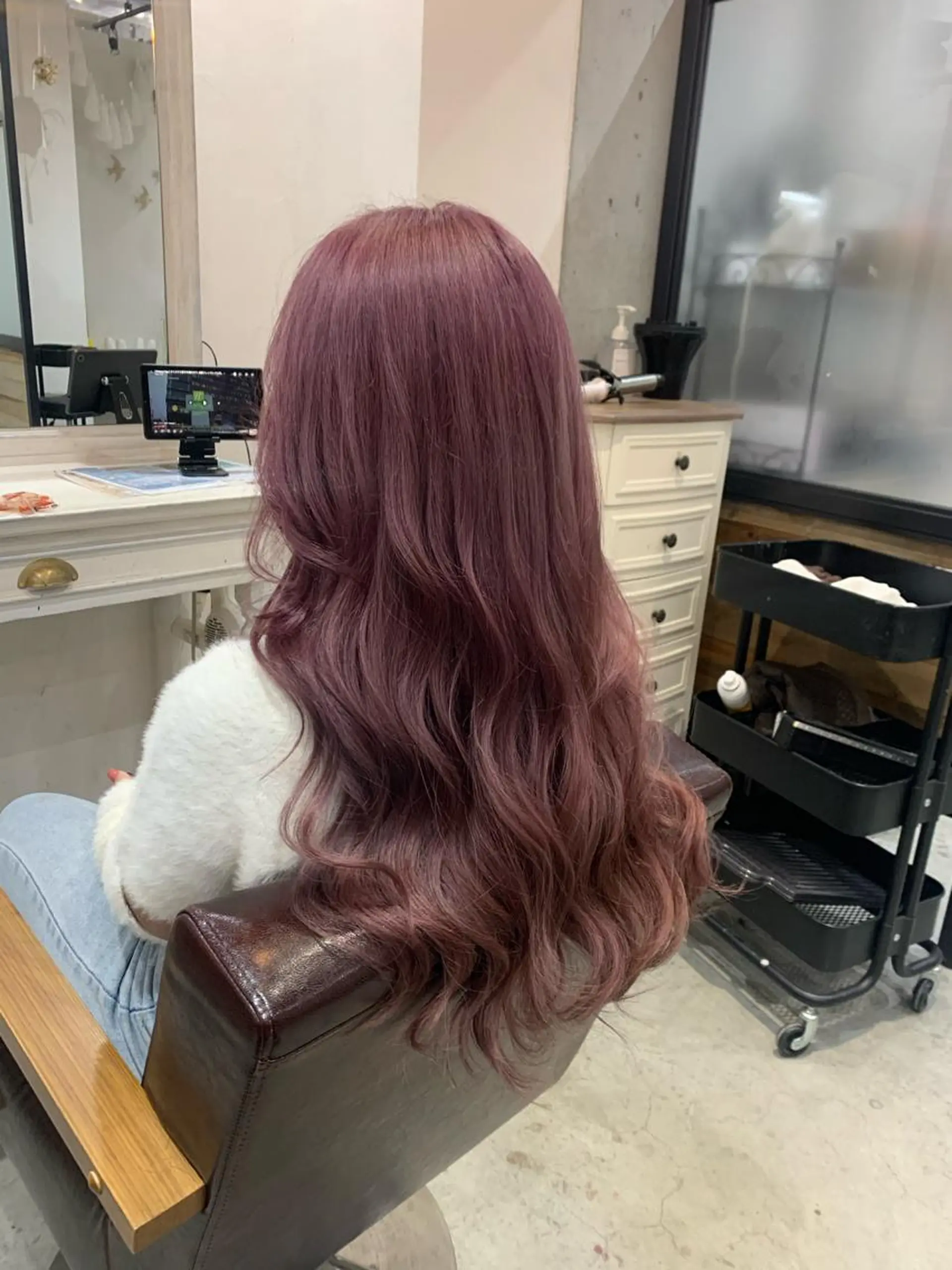 ロング カラー ヘアアレンジ ヘアカラー トリートメント kei/透明感カラー /ベージュ/ブリーチのヘアスタイル