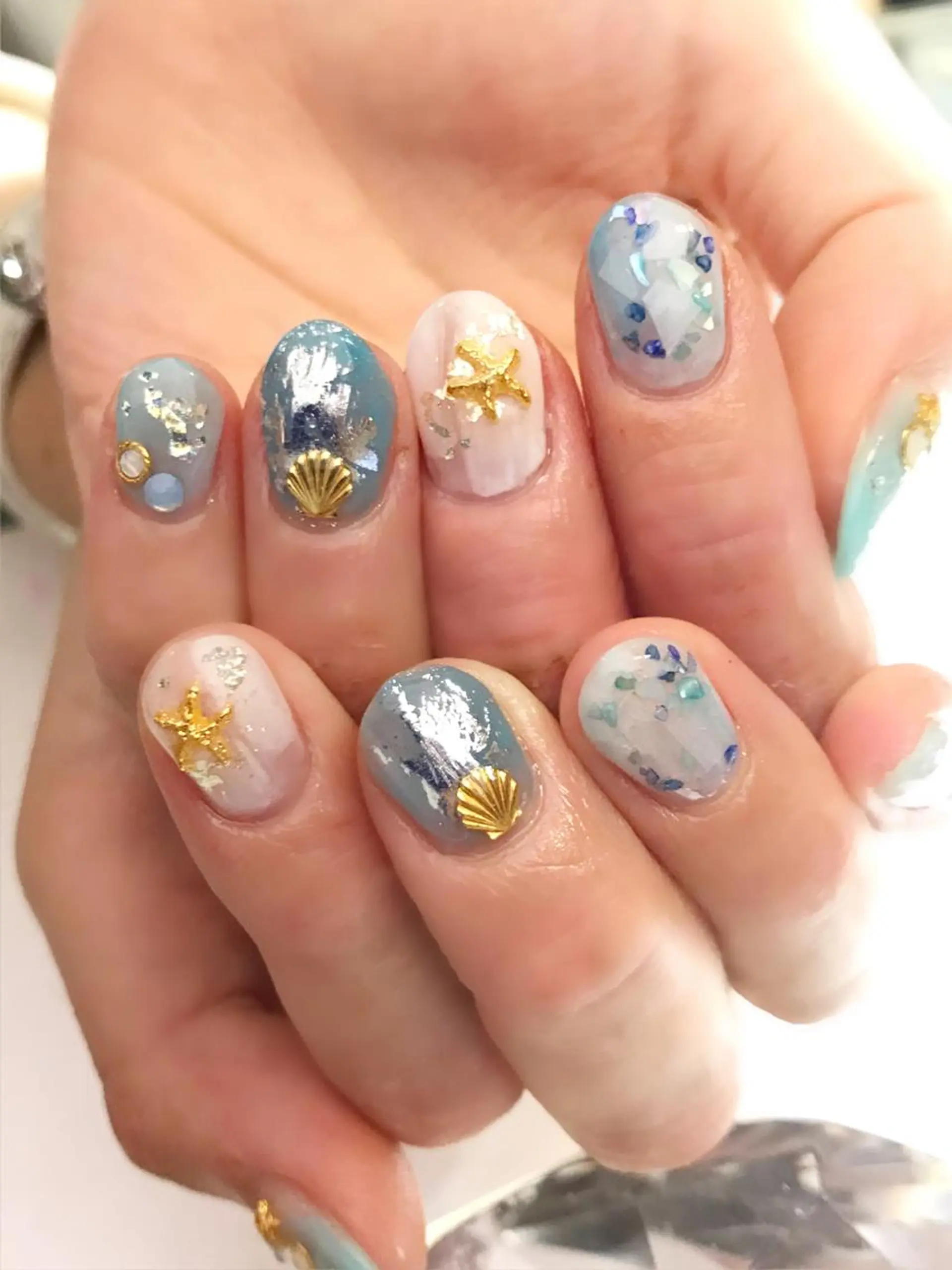 ネイル ニュアンスネイル 夏ネイル YUN 💅のネイルデザイン
