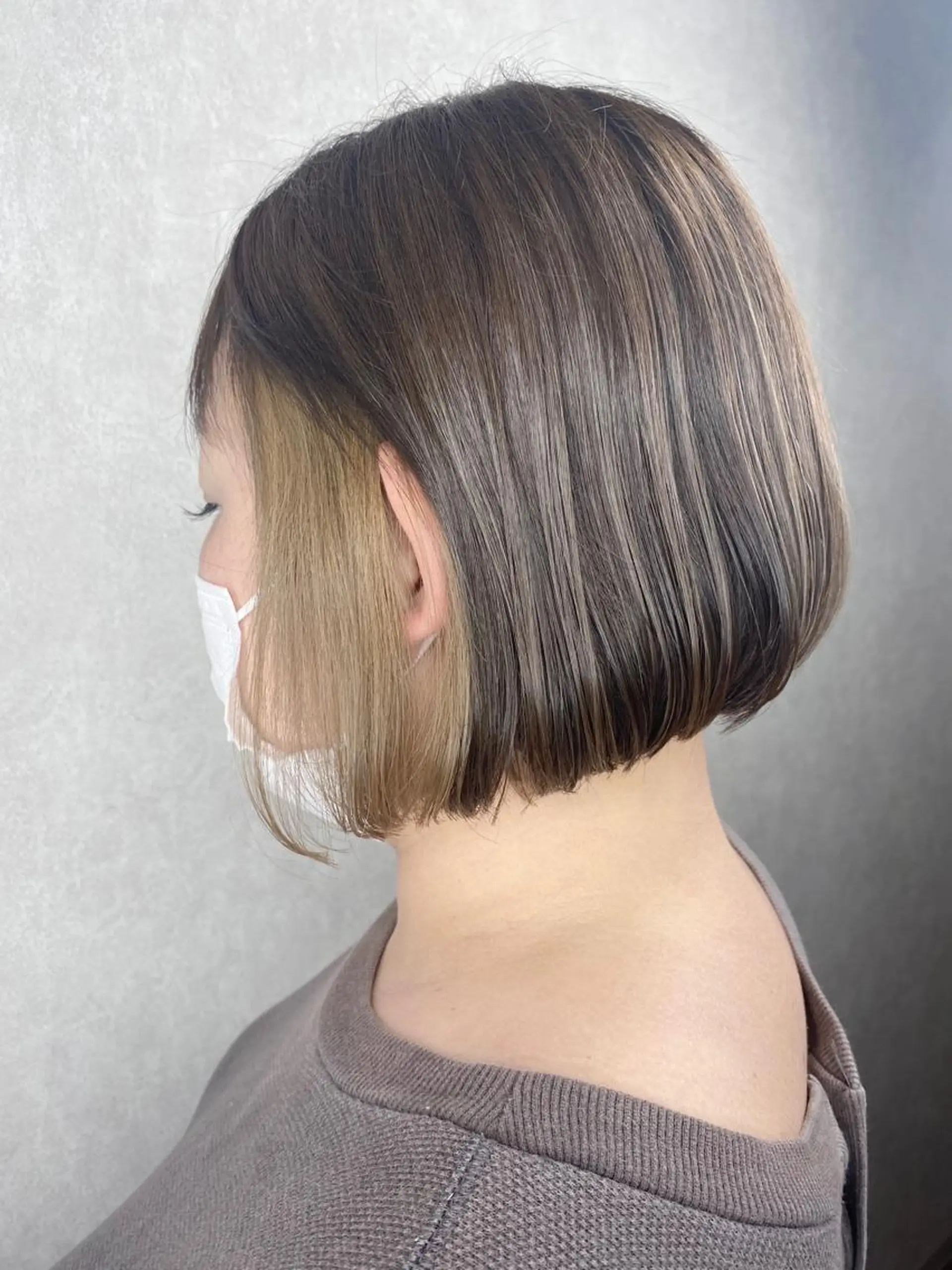 ミディアム ボブ _White所属・ＳＨＩ ＺＵのヘアスタイル