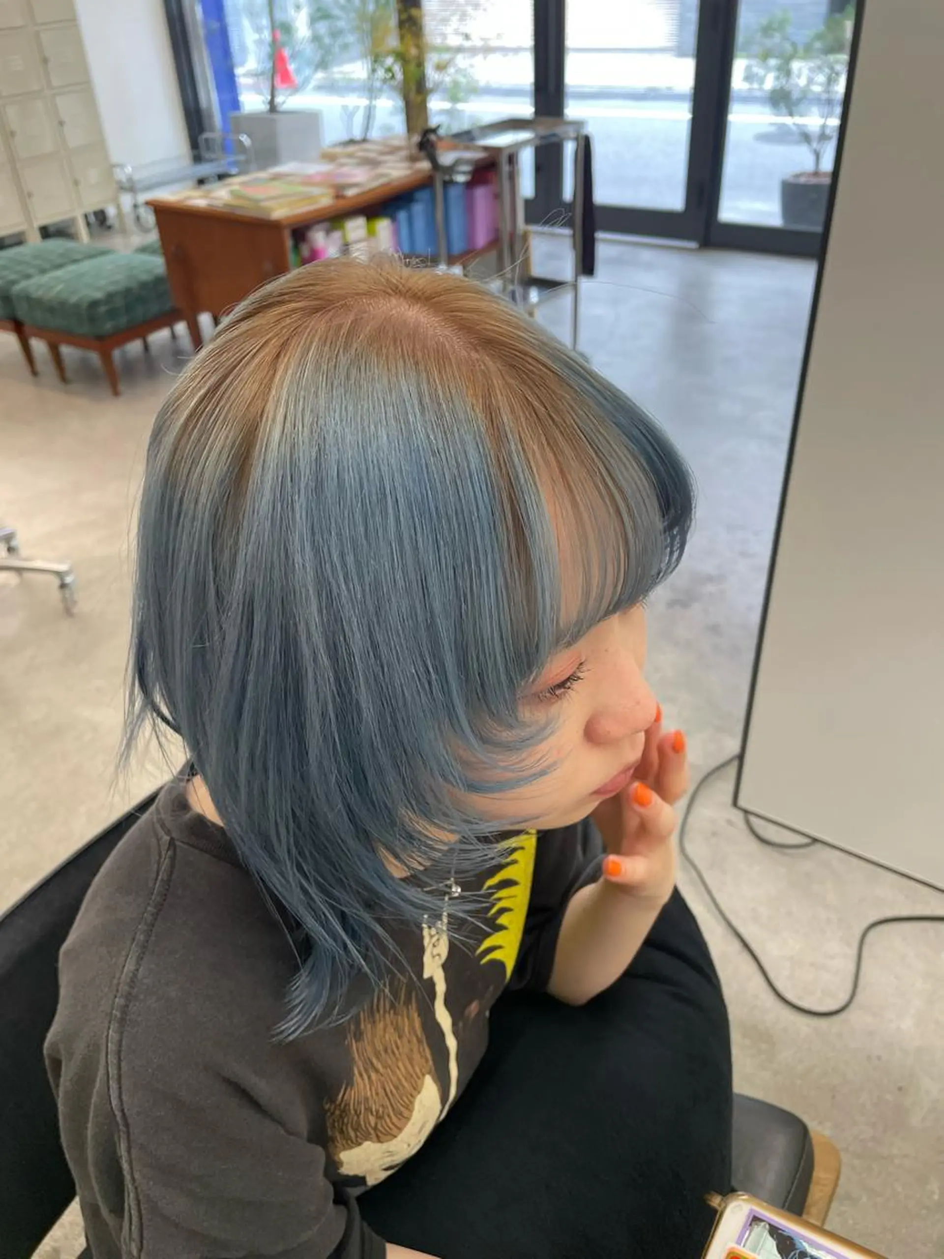 ミディアム カラー レイヤーパーマ、ボブ 小須田ゆあのヘアスタイル