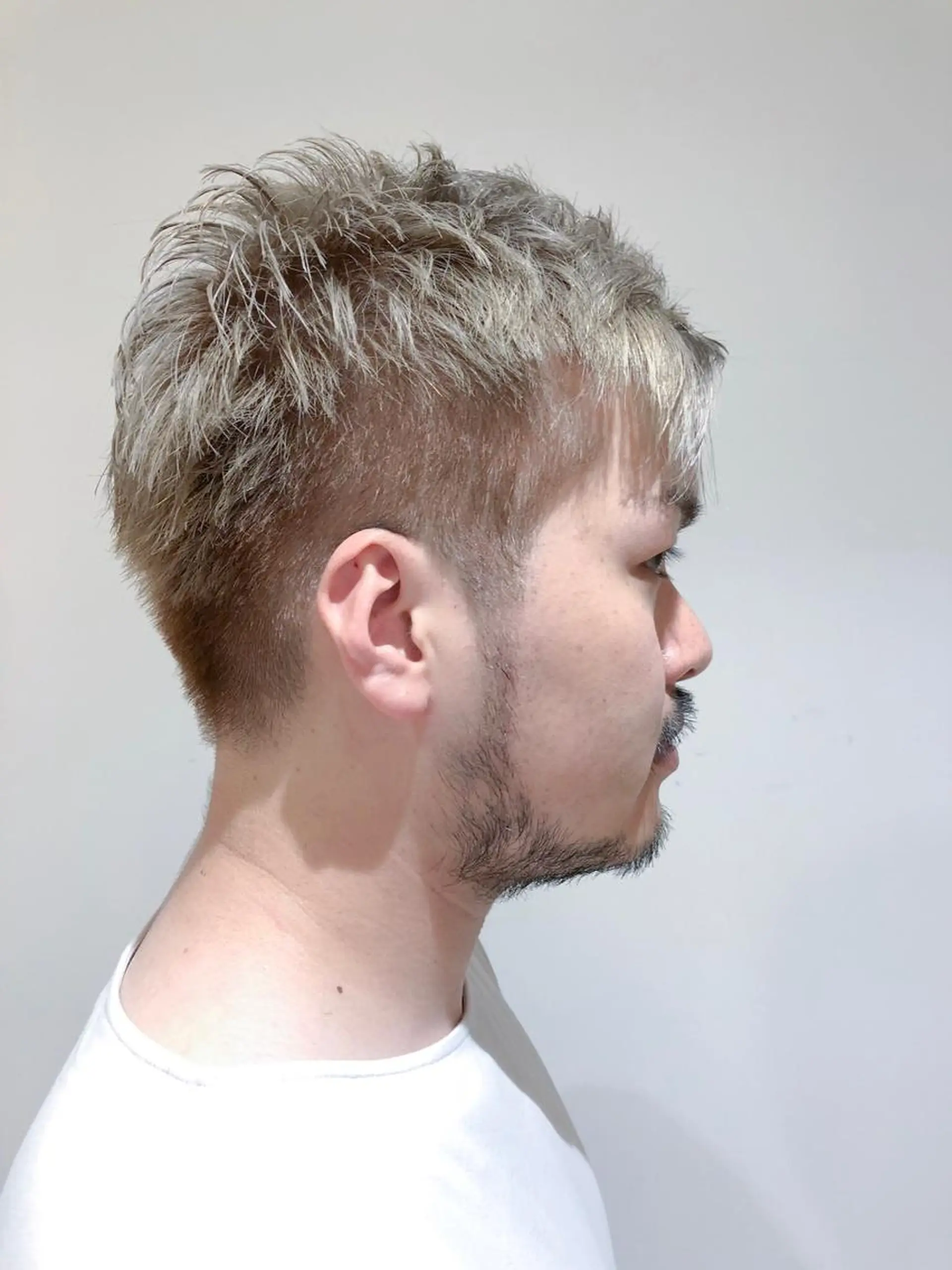 ショート カラー メンズ アッシュ ベージュカラー ダブルカラー un所属・un 溝の口 伊豆本のマツエク・マツパデザイン