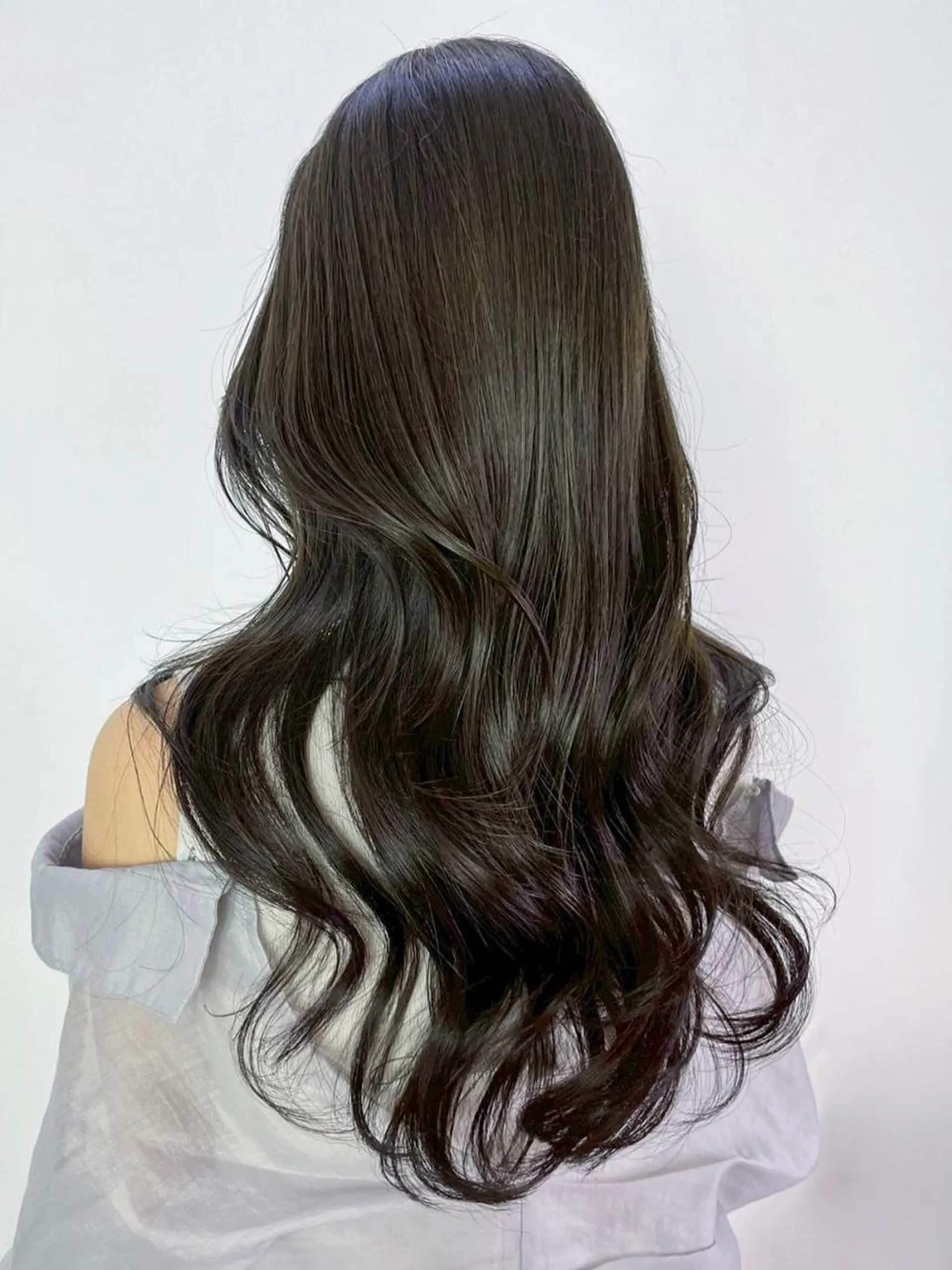 セミロング カラー グレージュ オリーブグレー 韓国風ヘア 小顔カット カット ヘアカラー トリートメント ITbyALBUM 中野店のヘアスタイル