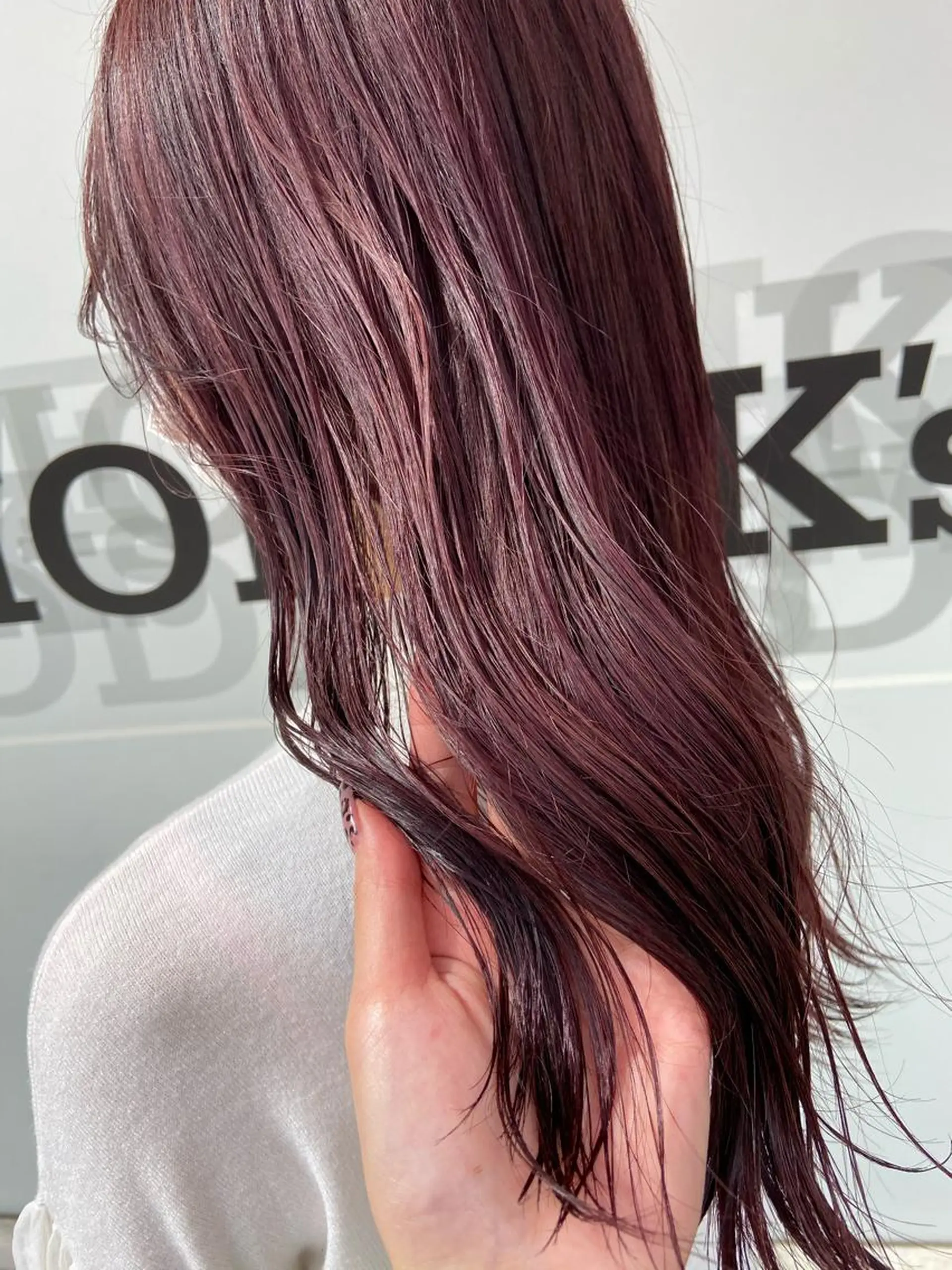 セミロング カラー 透明感カラー ピンクカラー バイオレットカラー カット ヘアカラー Amour なぐらのヘアスタイル