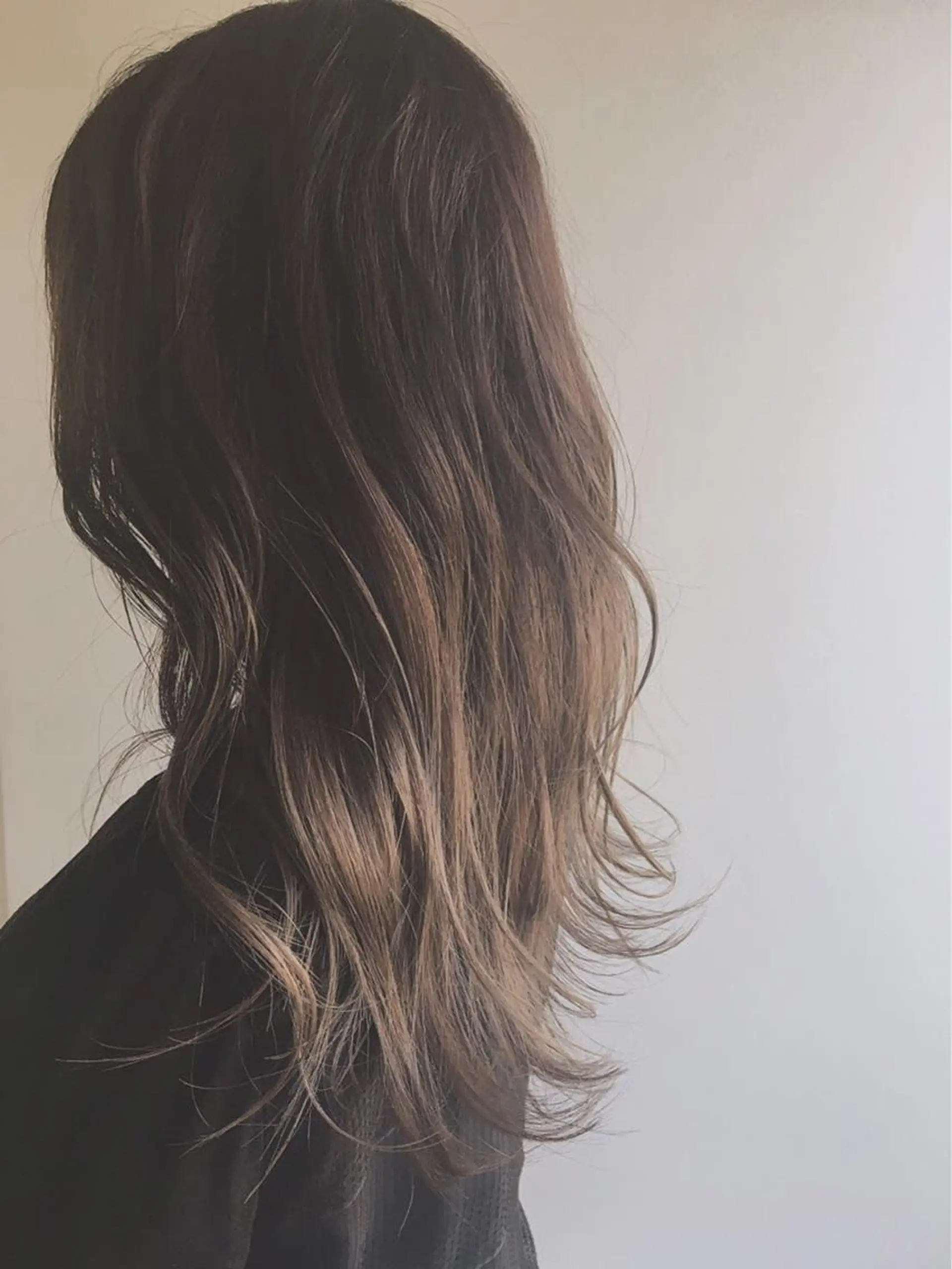 ロング カラー ベージュカラー フォギーベージュ ヘアカラー RiM...（リム）所属・樋口 祐次郎のヘアスタイル