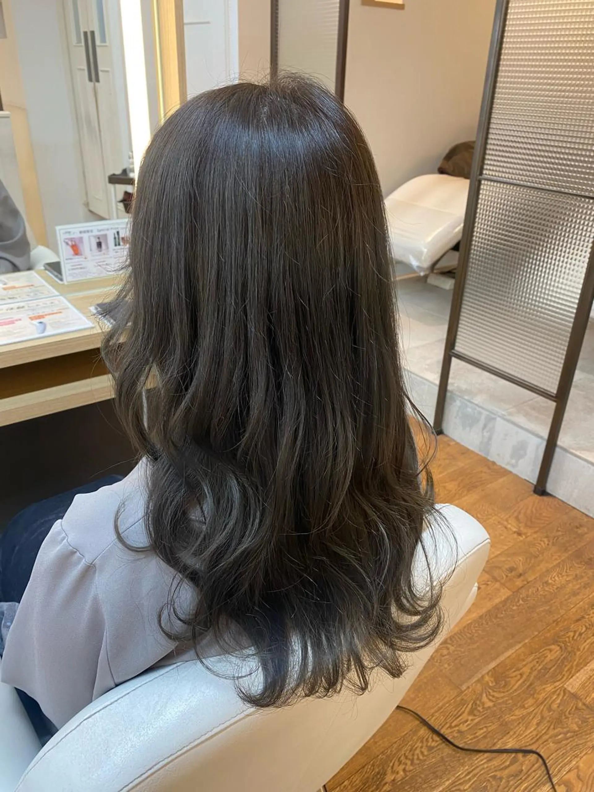 ロング カラー ヘアアレンジ ブリーチ グレージュ 韓国ヘア sasugaのヘアスタイル