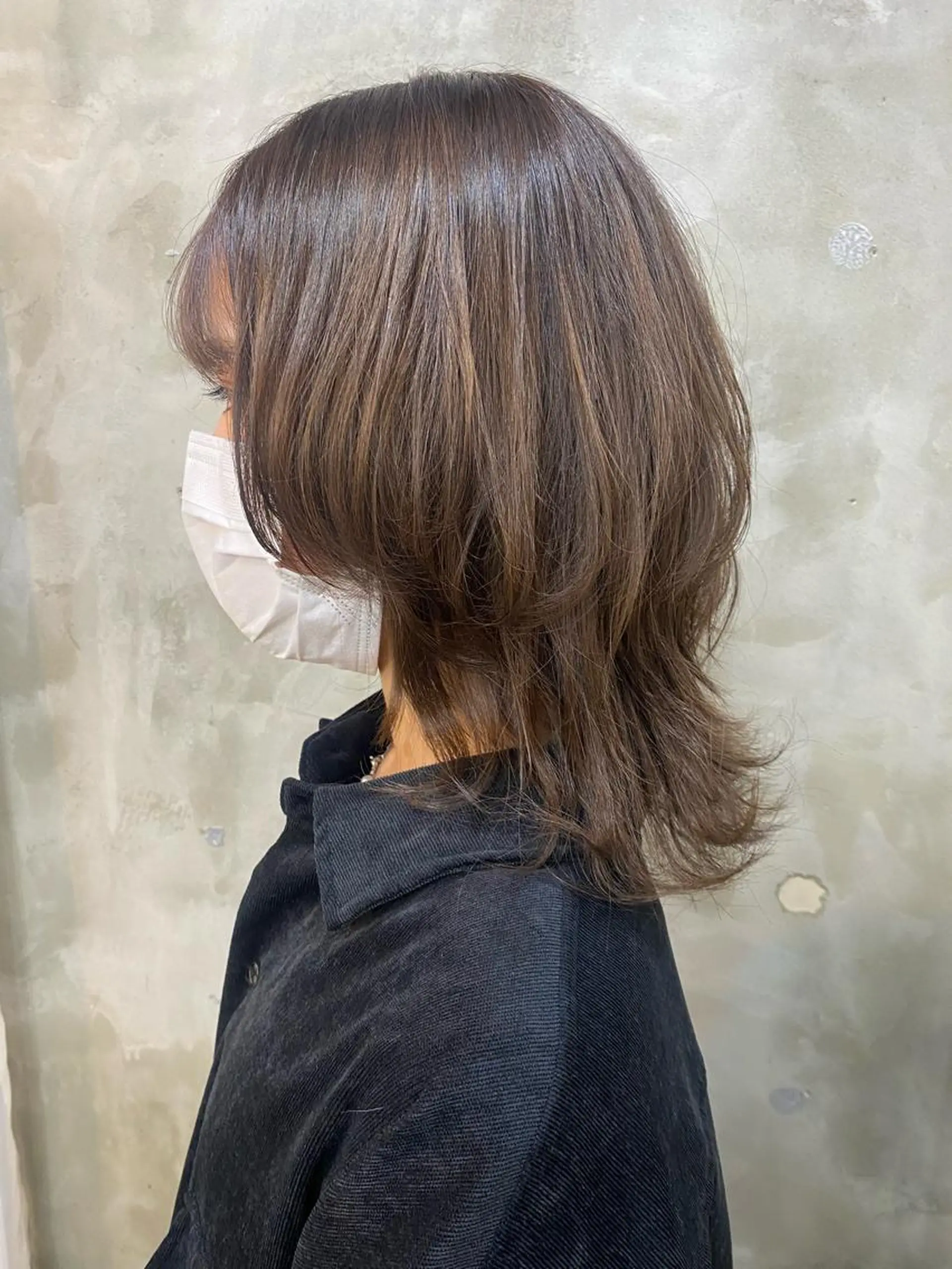 ミディアム カラー ヘアアレンジ ベージュカラー ブリーチ ラベンダーカラー ラベンダーベージュ ブリーチなしカラー 志賀 あずみのヘアスタイル