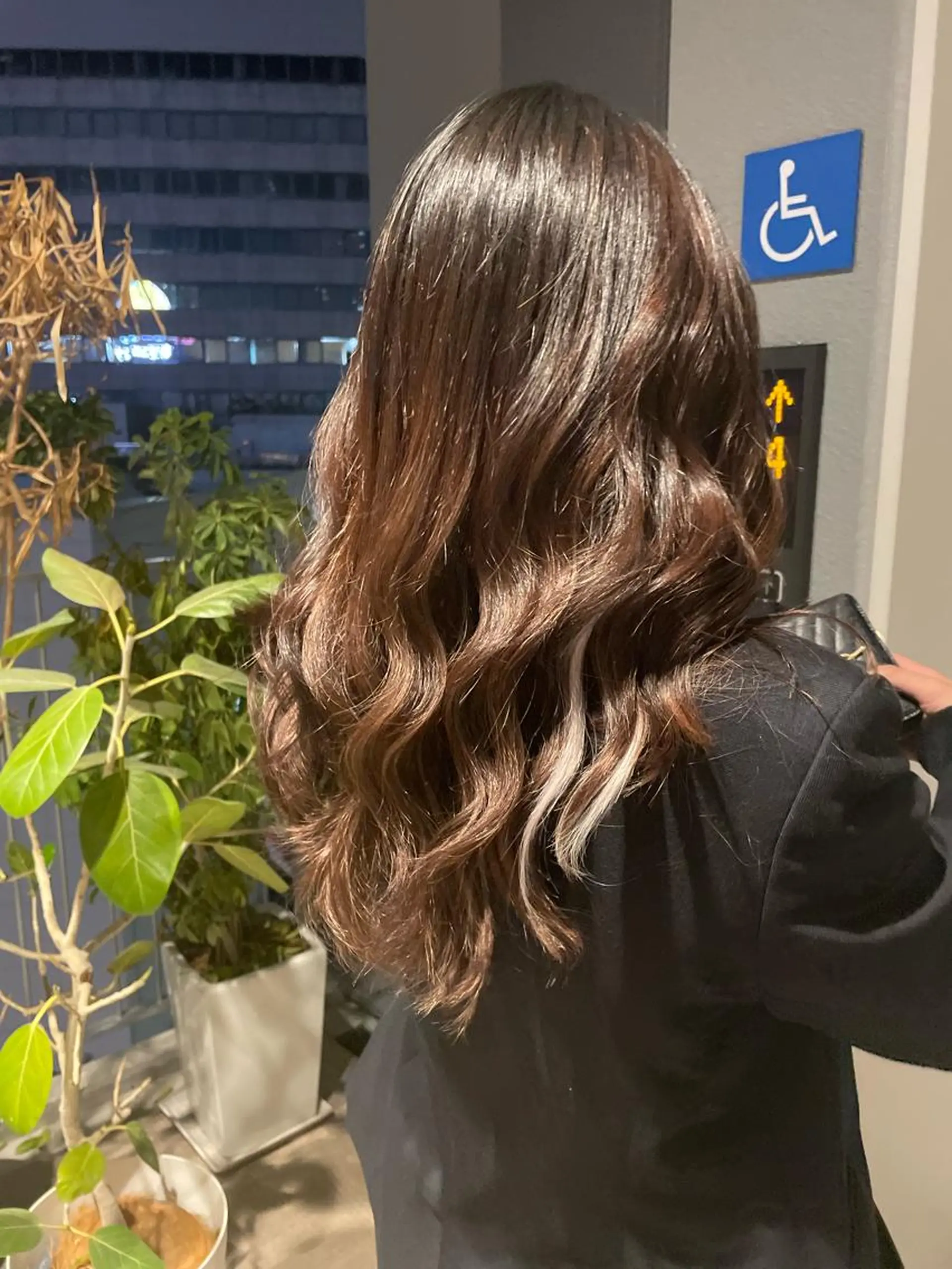 セミロング カラー ヘアアレンジ 寺西 恵🪡🤍のヘアスタイル