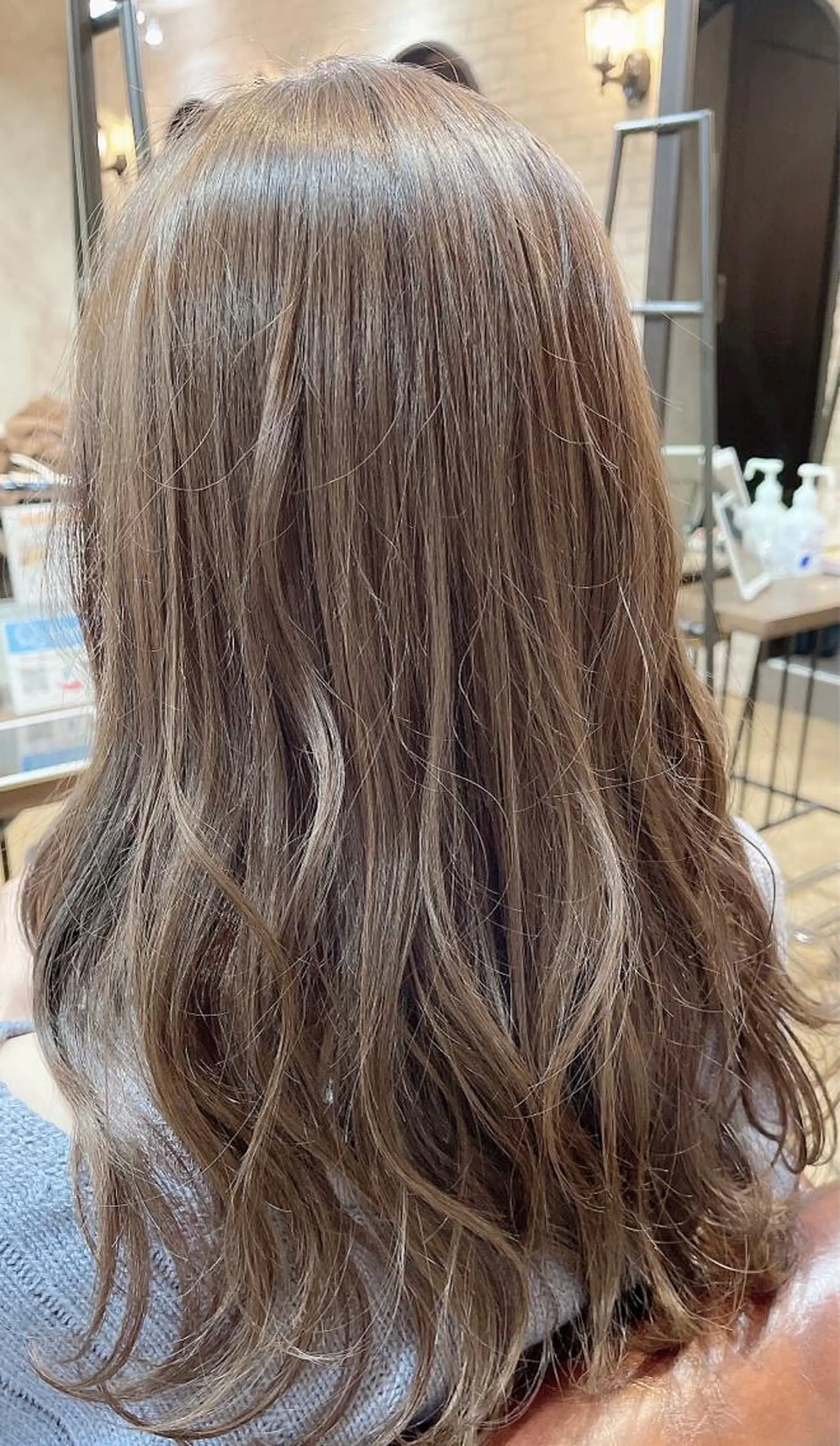 ミディアム アッシュ カット ヘアカラー antica YOSHIのヘアスタイル